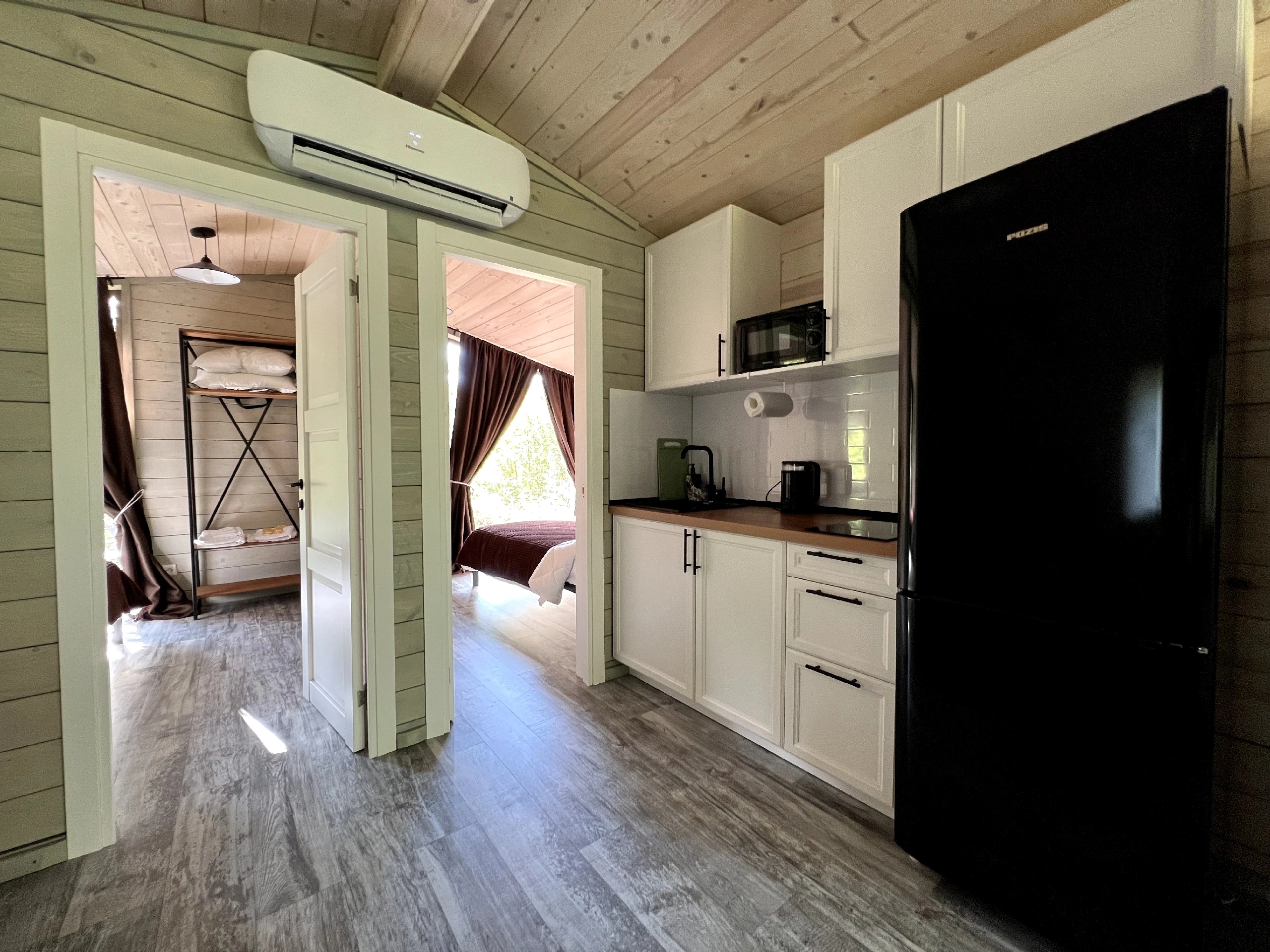 Коттедж с панорамными окнами