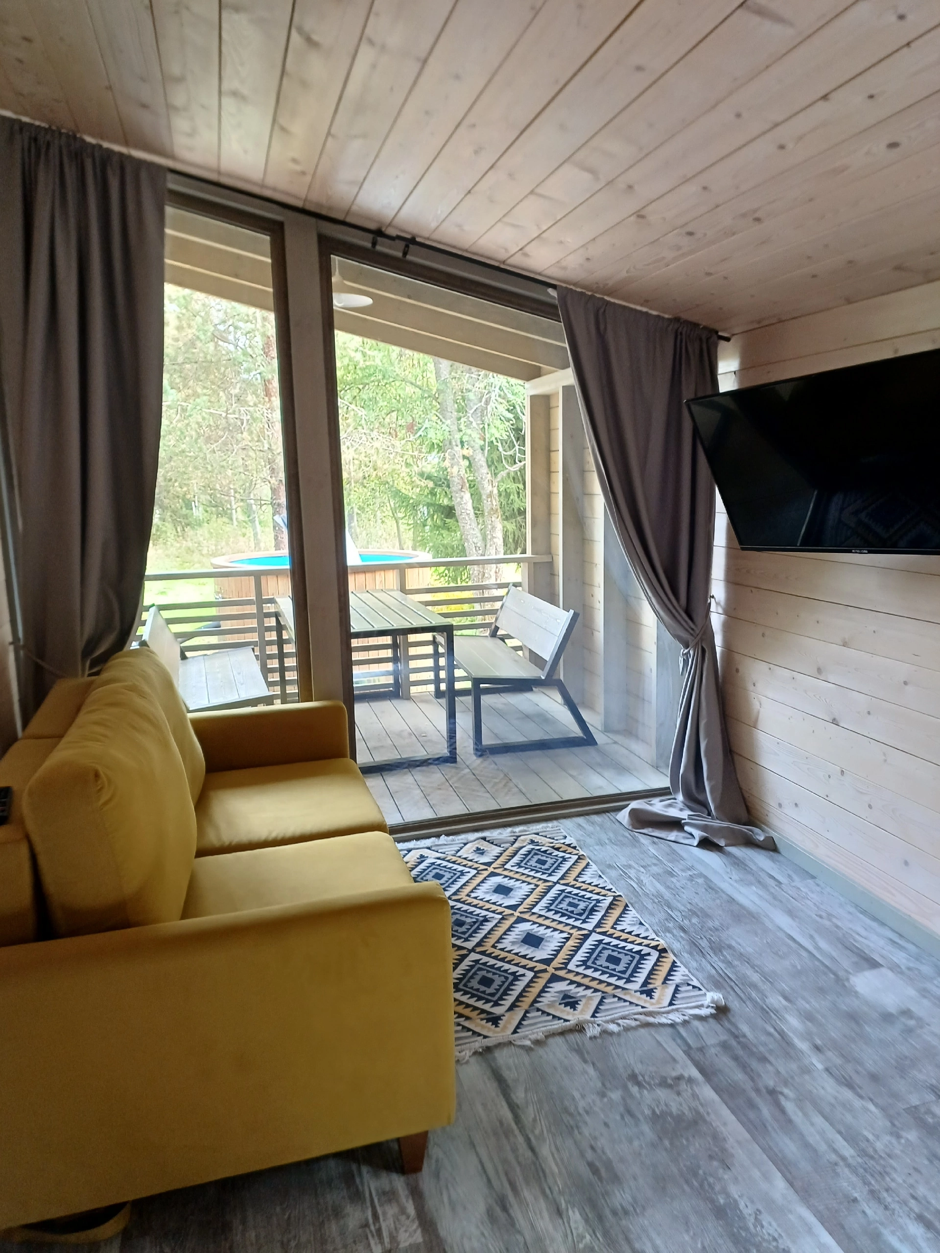 Коттедж с видом на лес