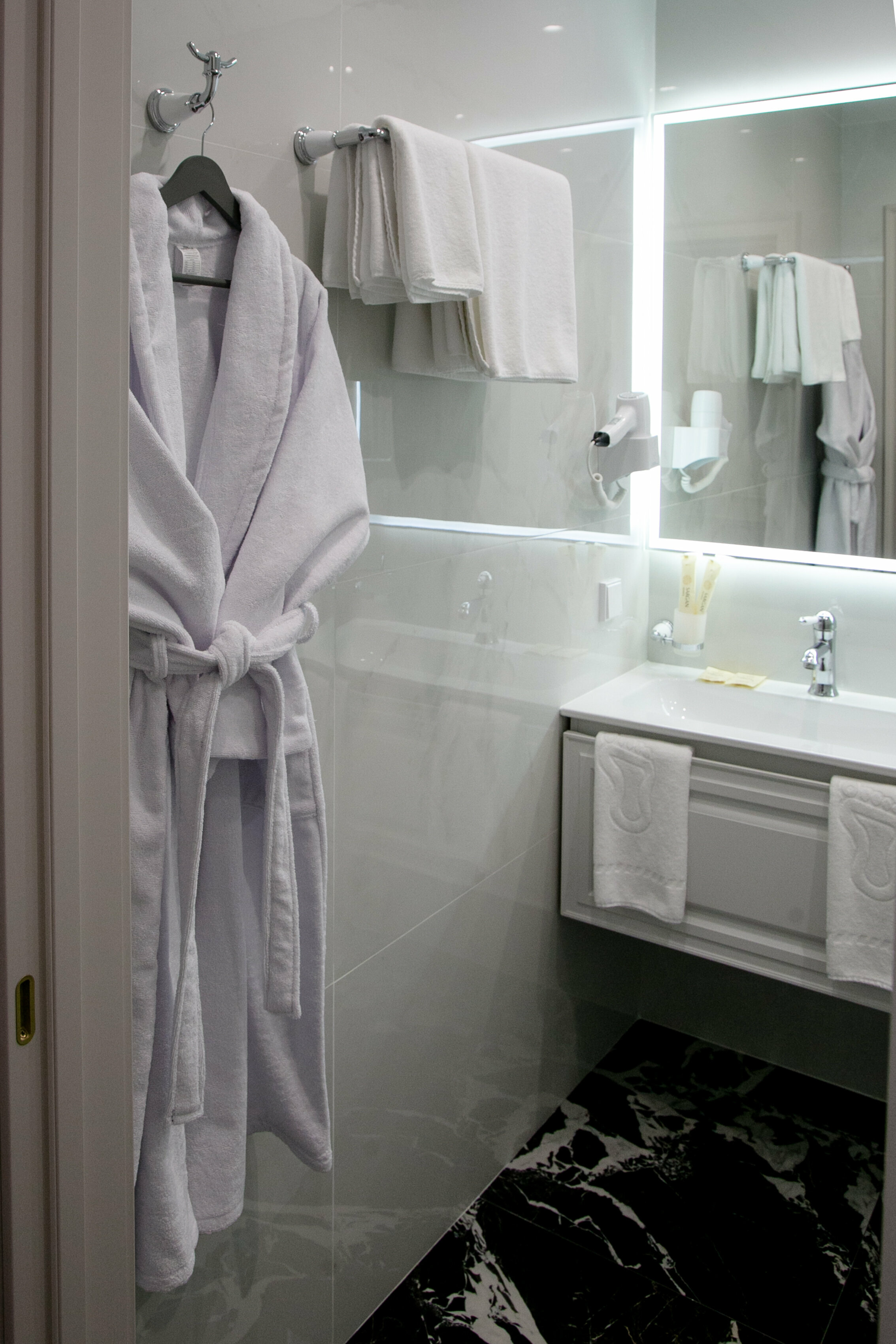 Комфорт + с одной кроватью