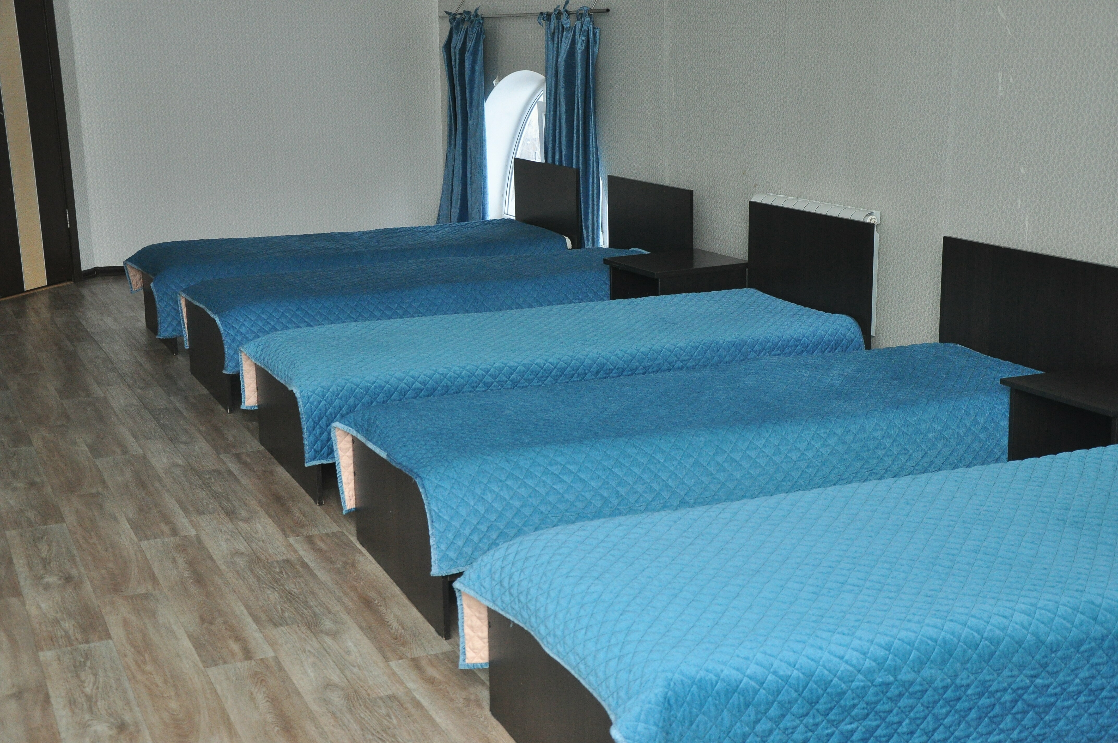 Кровать в общем 8-местном номере