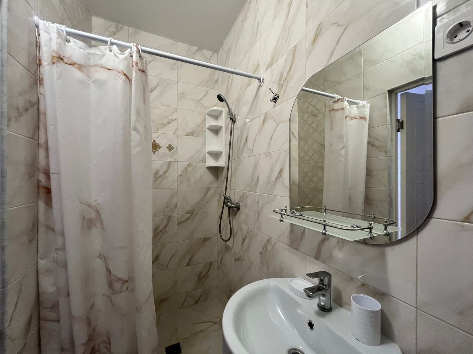 Двухкомнатный с кухней