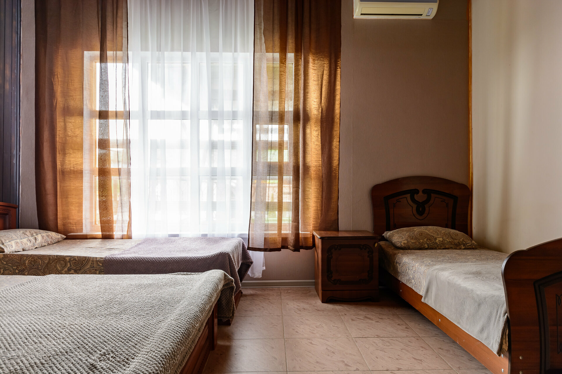 Cемейный номер с собственной ванной комнатой