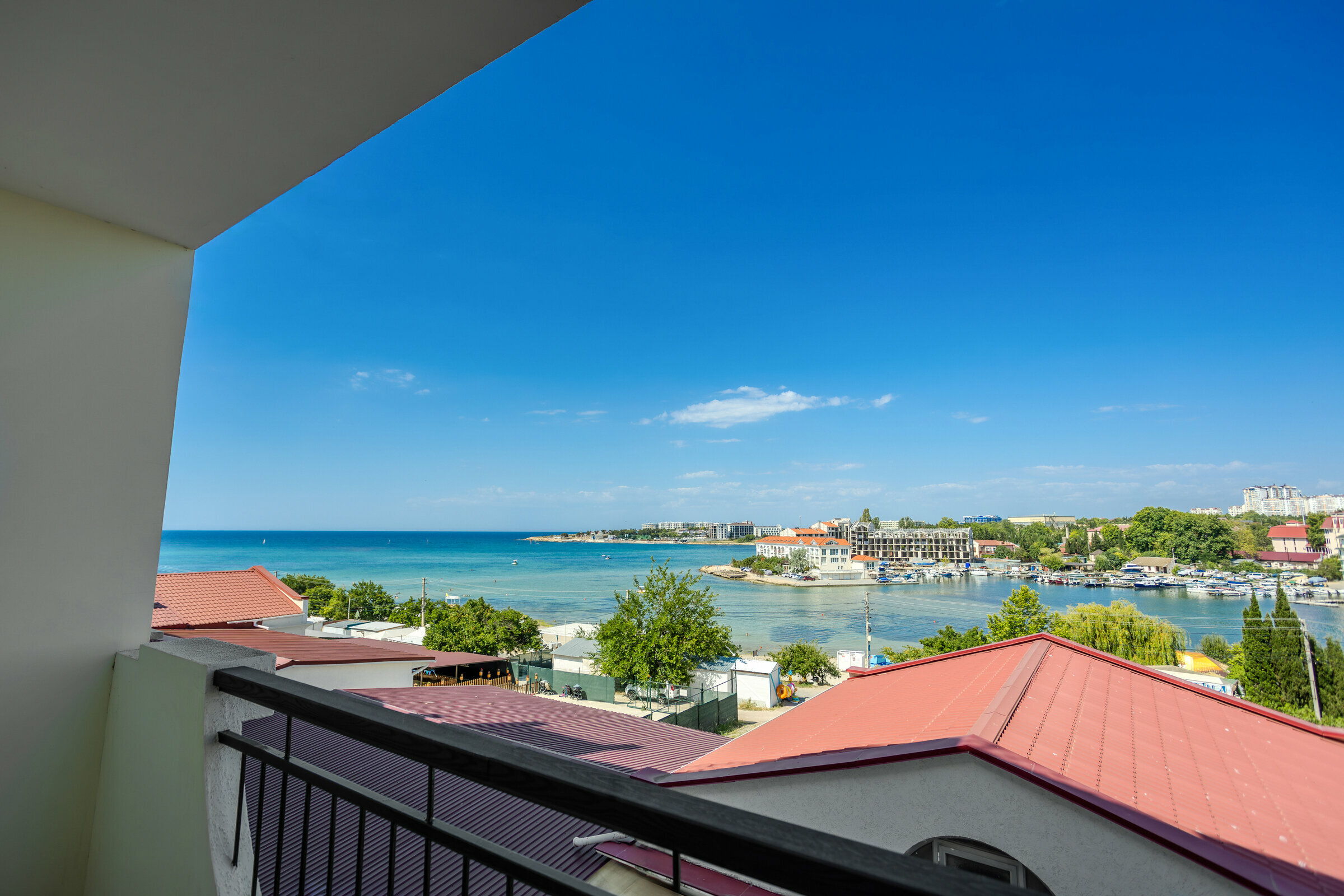 Двухкомнатные апартаменты с видом на море