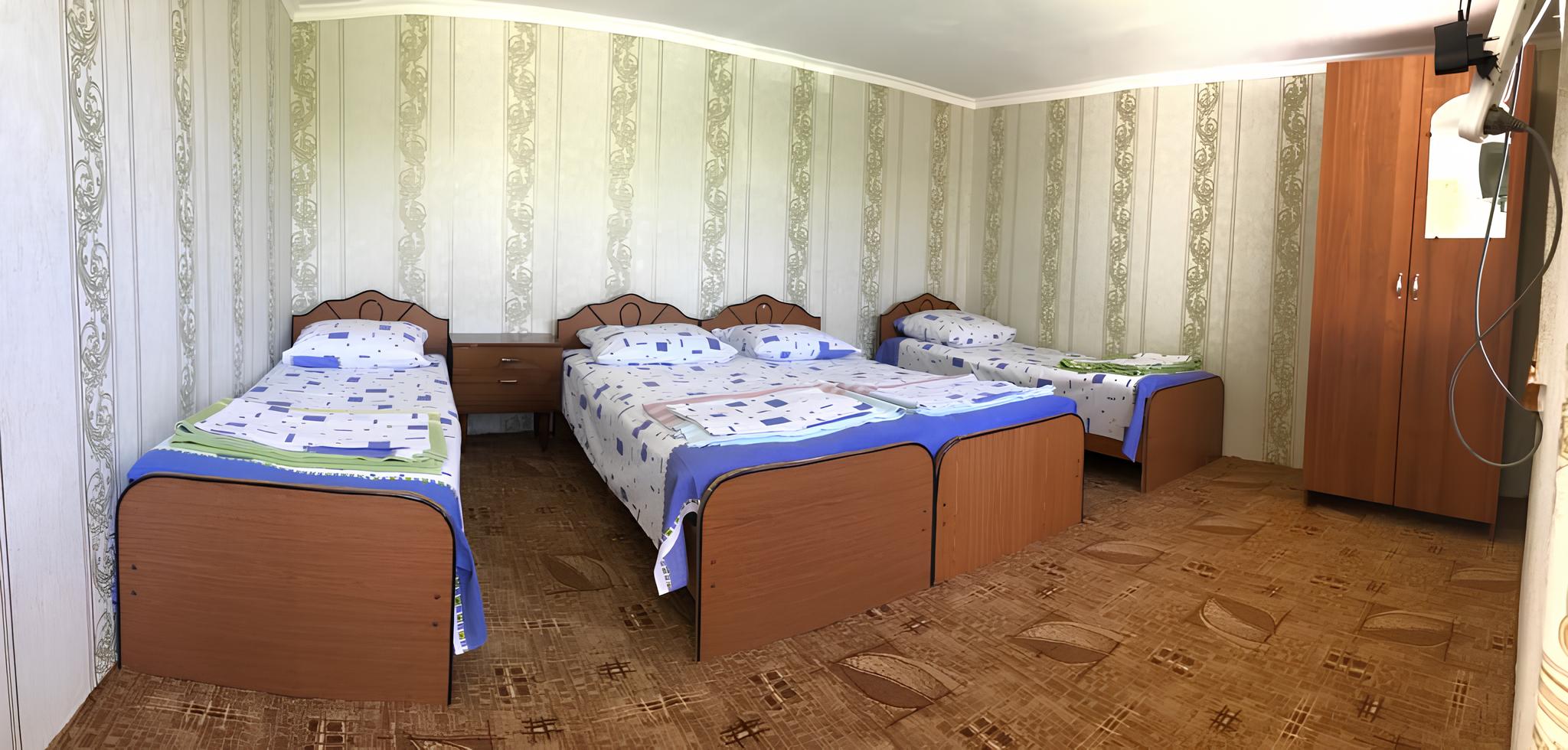 Четырехместный номер эконом-класса