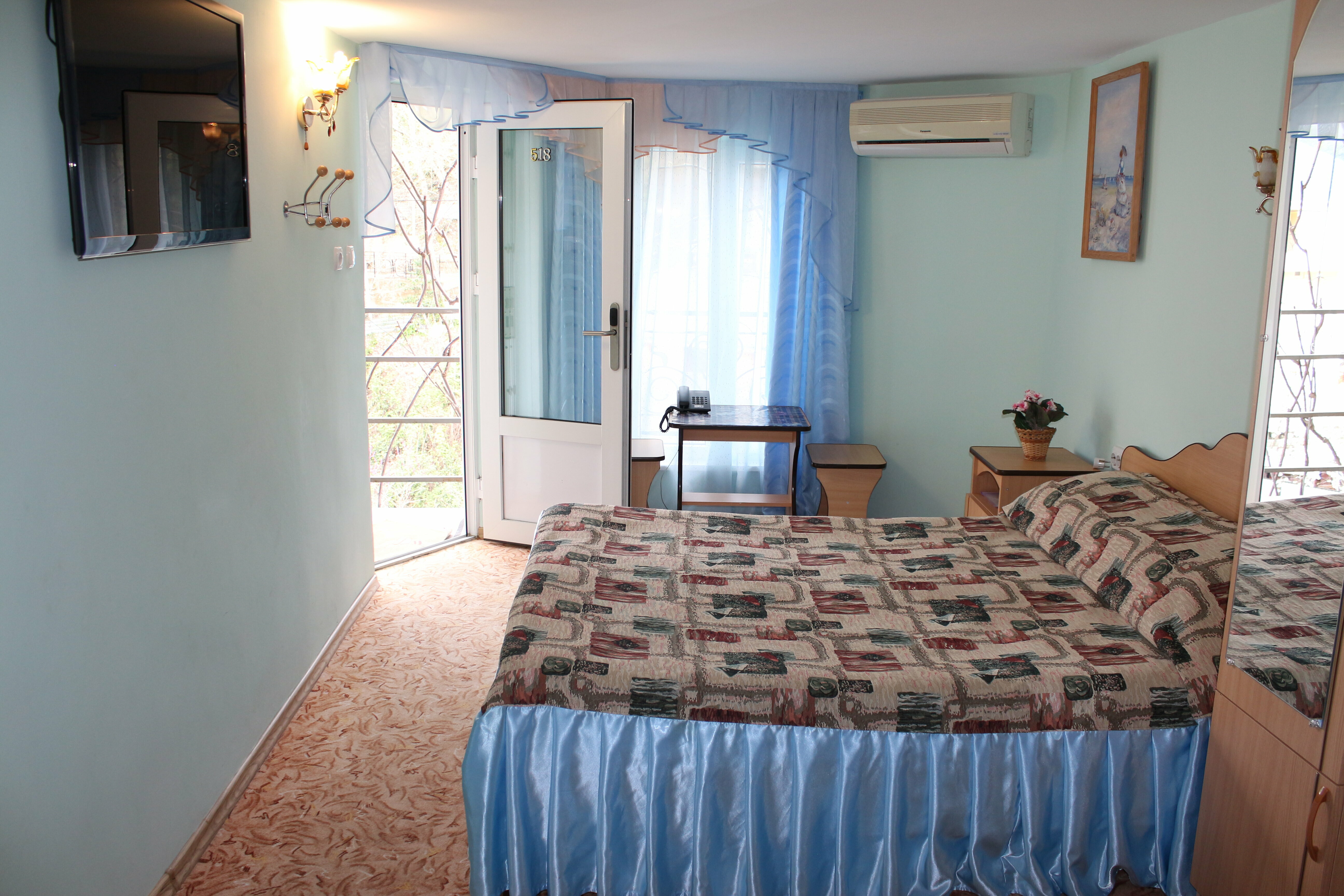 Двухместный с 1 кроватью или 2 отдельными кроватями и душем