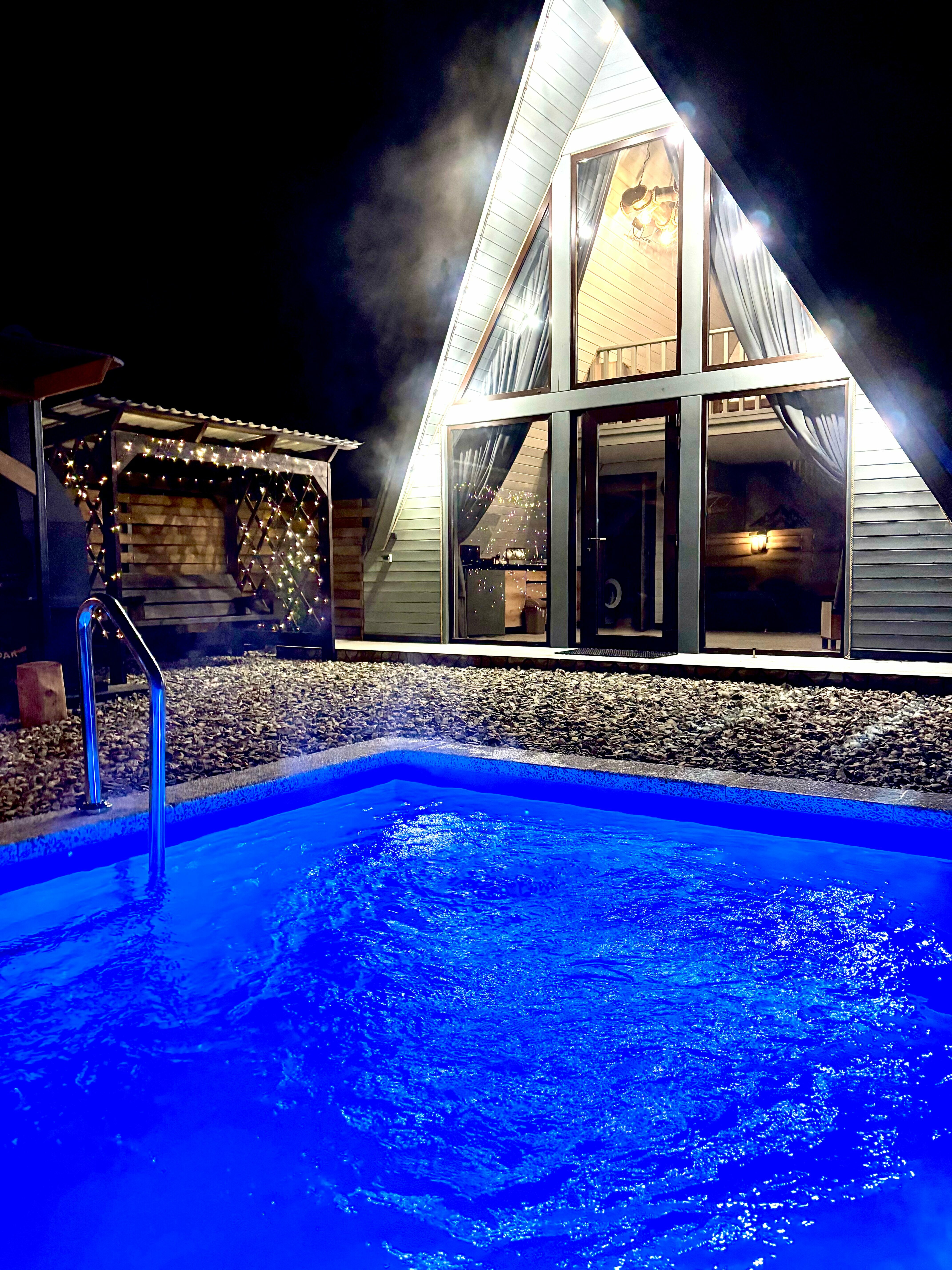 Дом с собственным бассейном