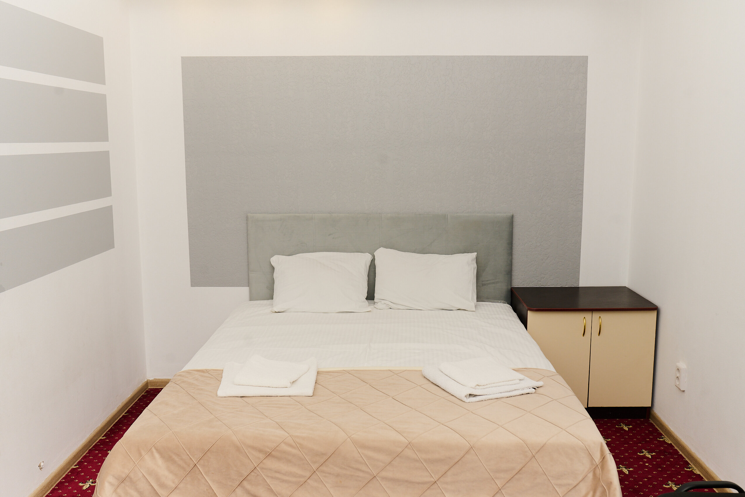 Четырехместный полулюкс с видом во двор