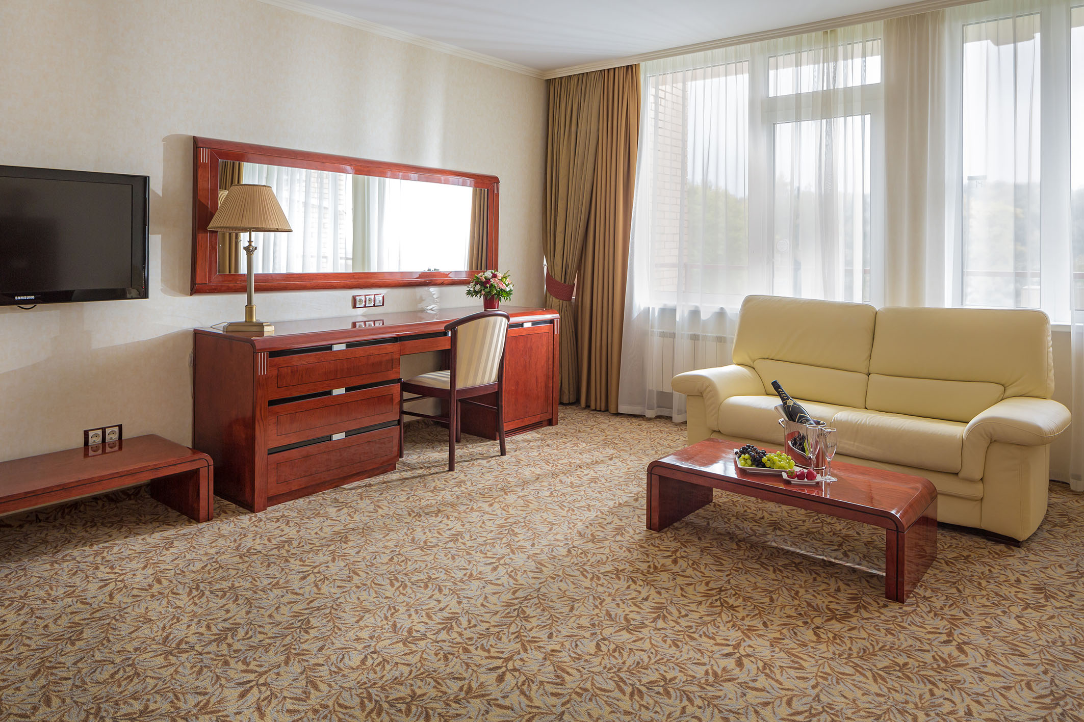 Номер-студия с видом на озеро