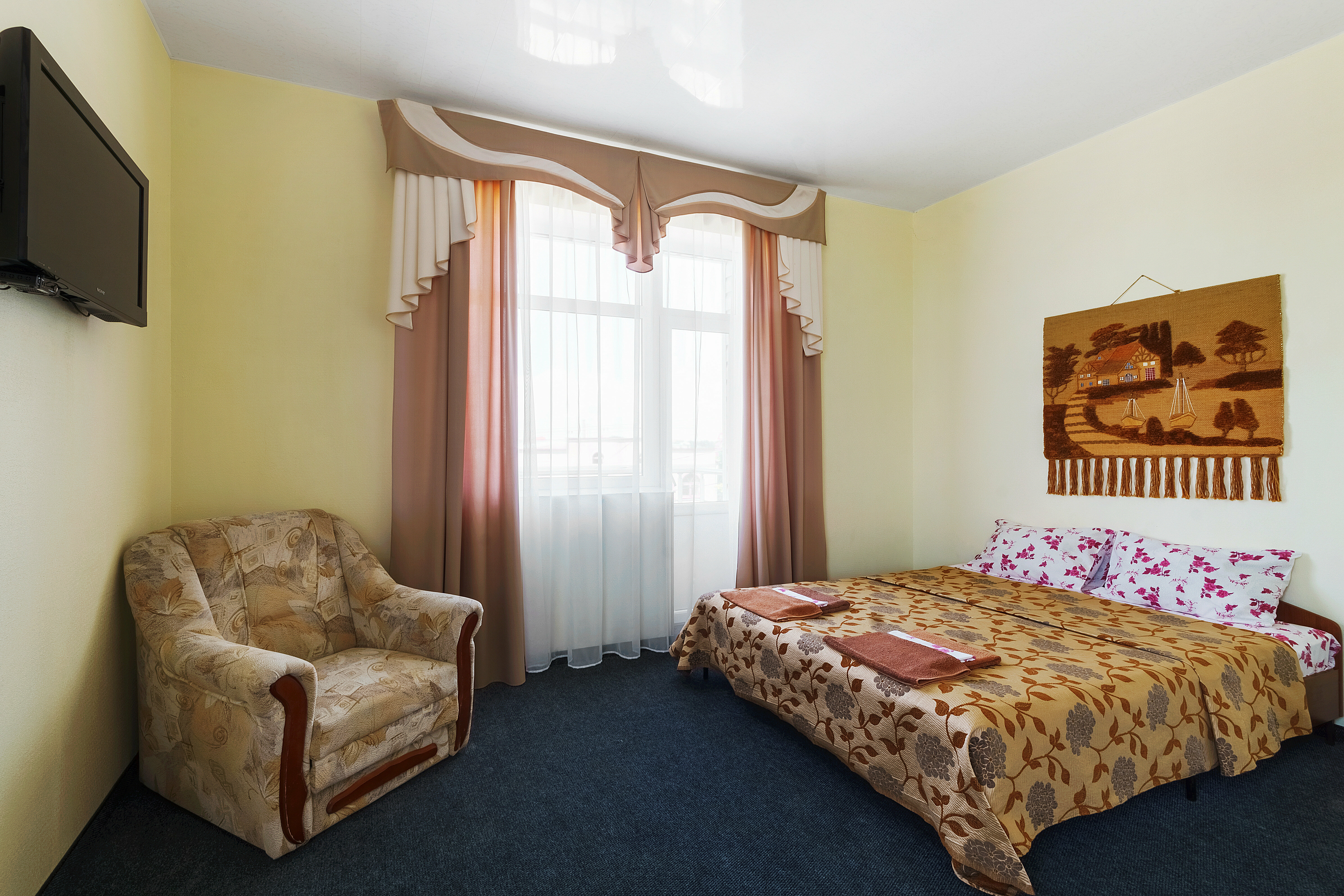 Четырехместный номер с балконом