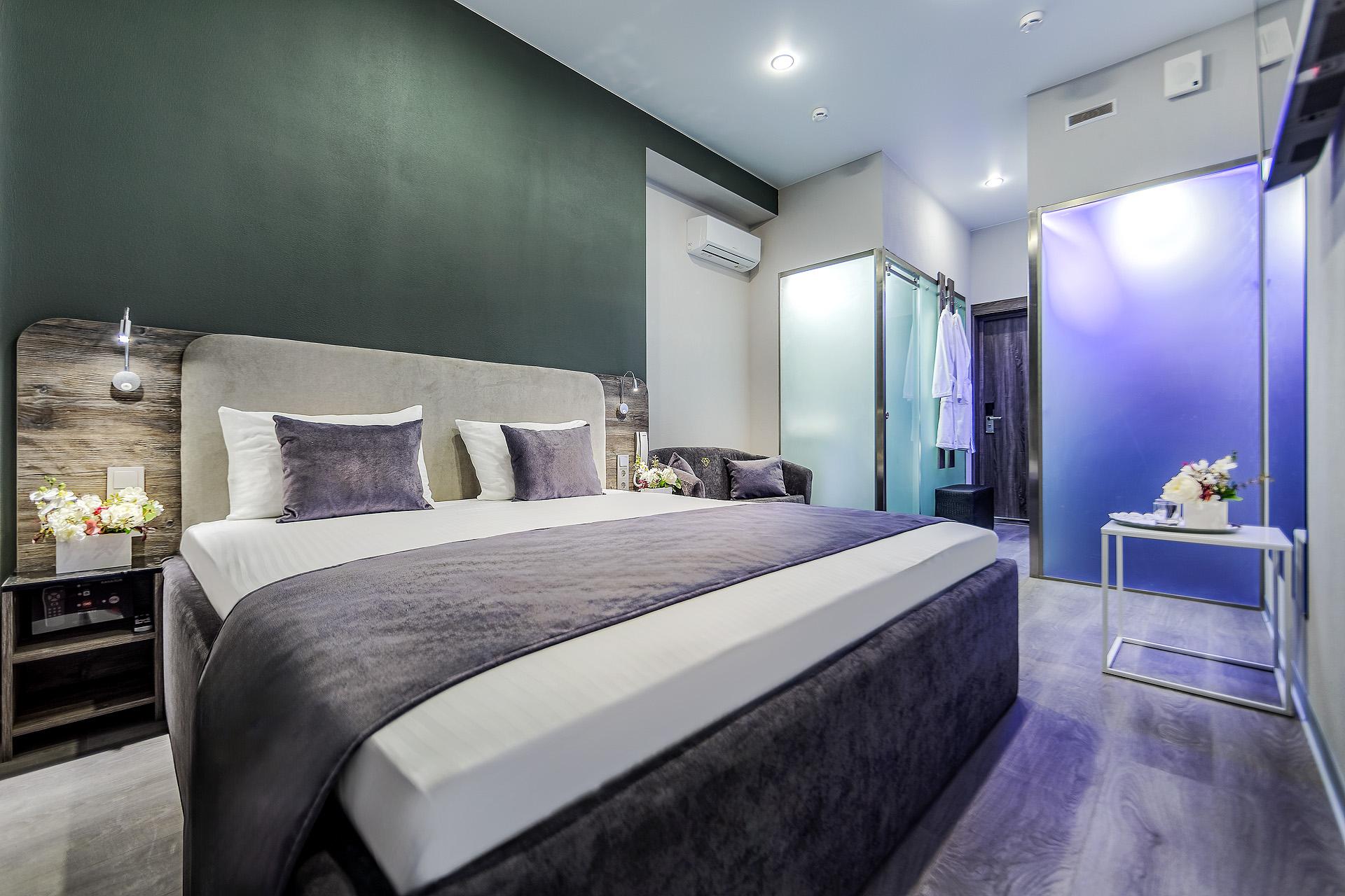 Номер стандарт с 1 двуспальной кроватью