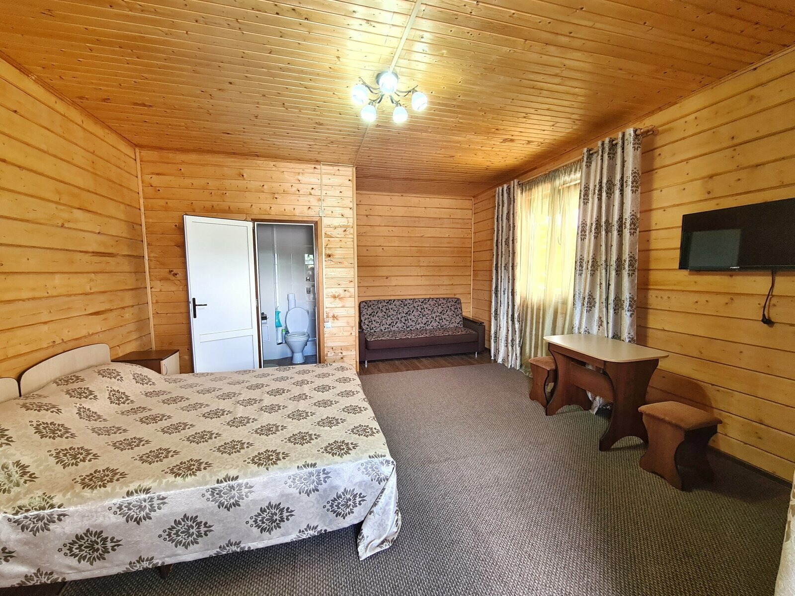 Четырехместный номер с раздельными кроватями