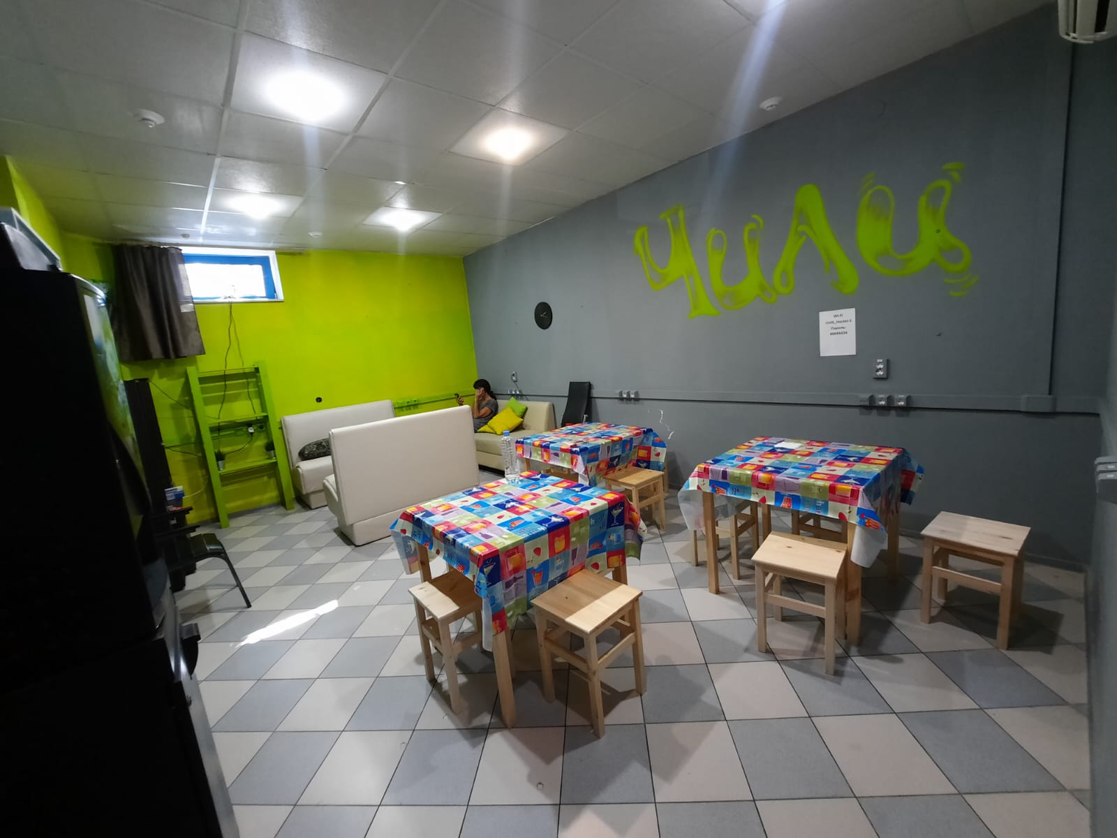 Спальное место на двухъярусной кровати в общем номере для мужчин