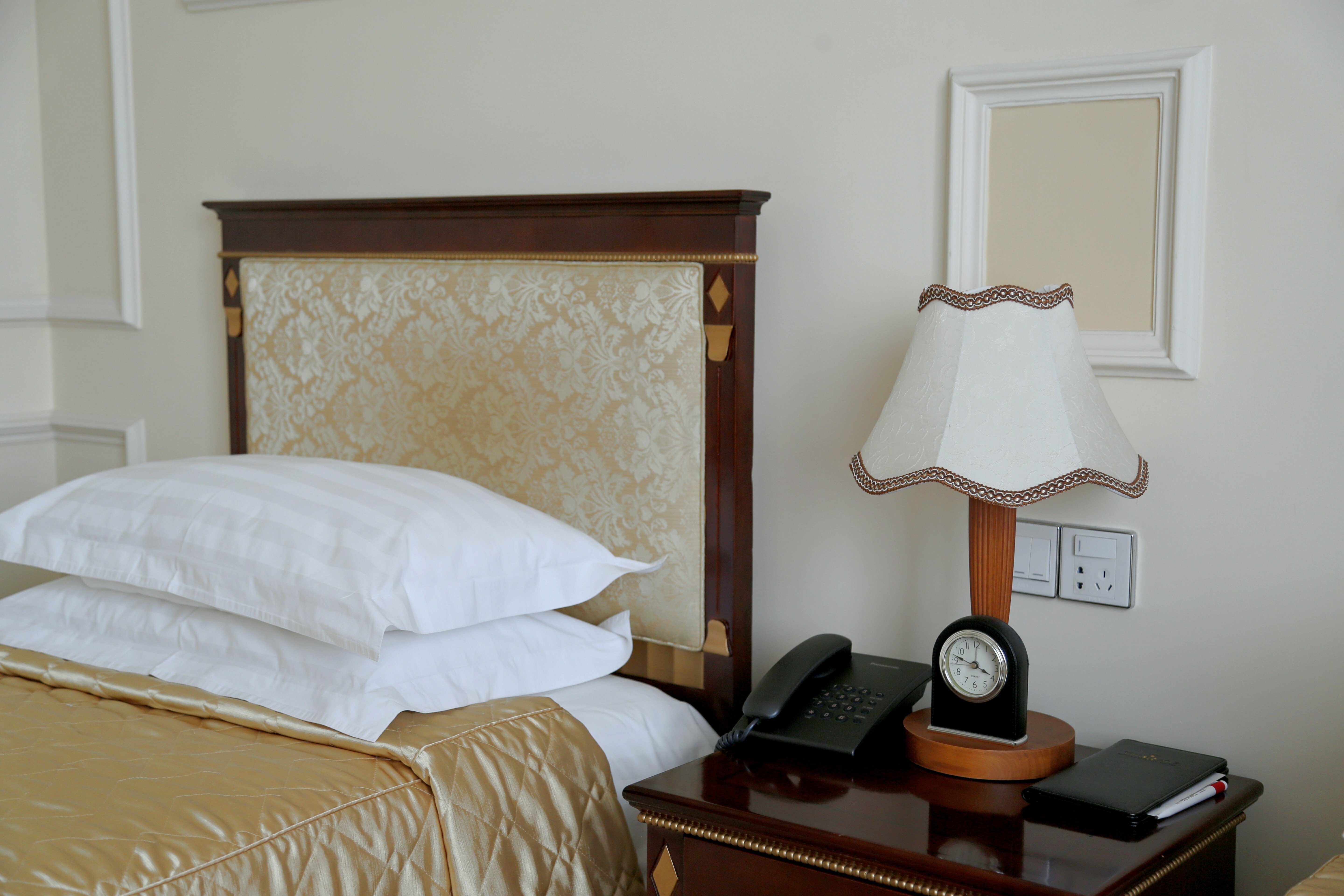 Двухместный номер с 2 отдельными кроватями и боковым видом на море