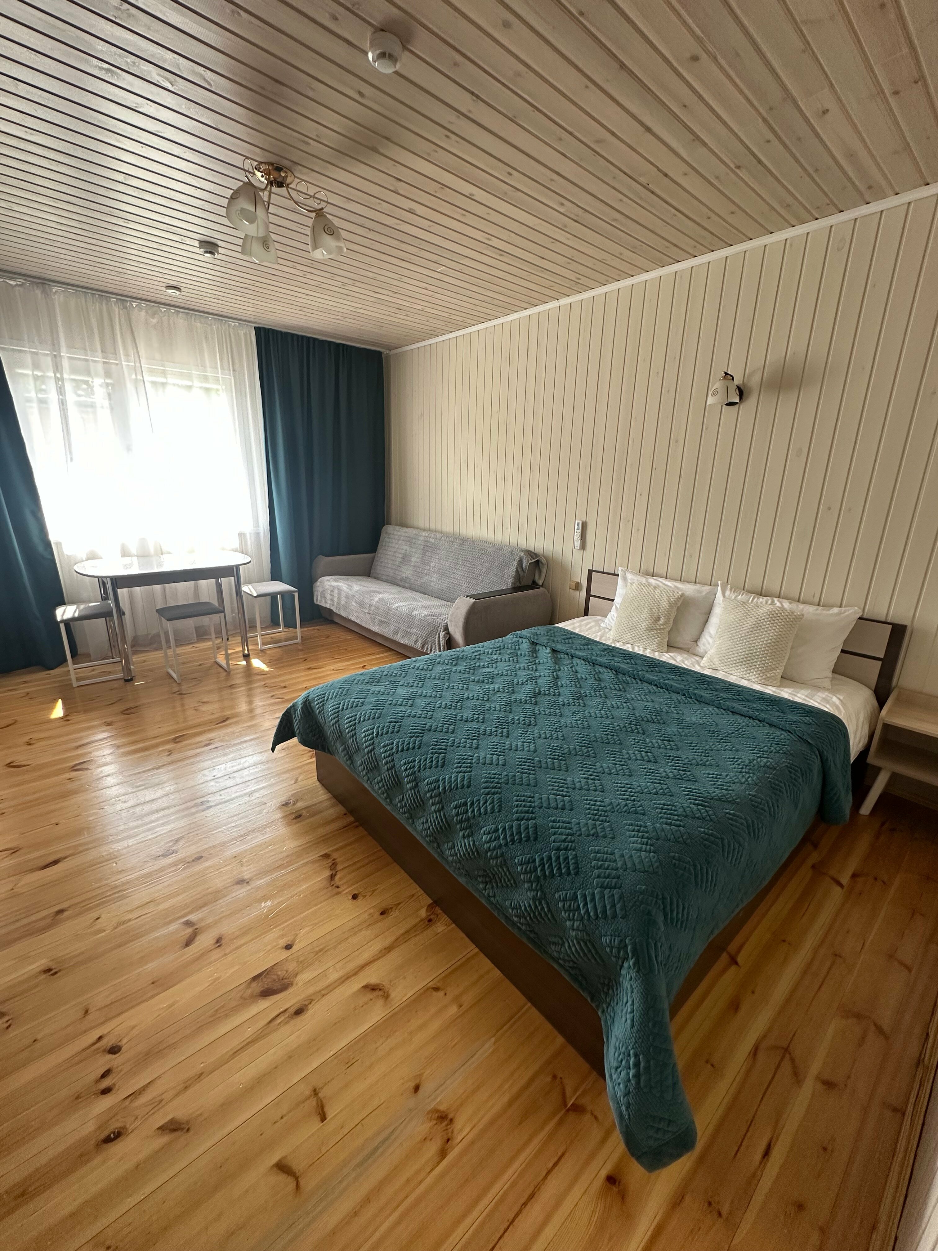 Семейный номер с видом на горы