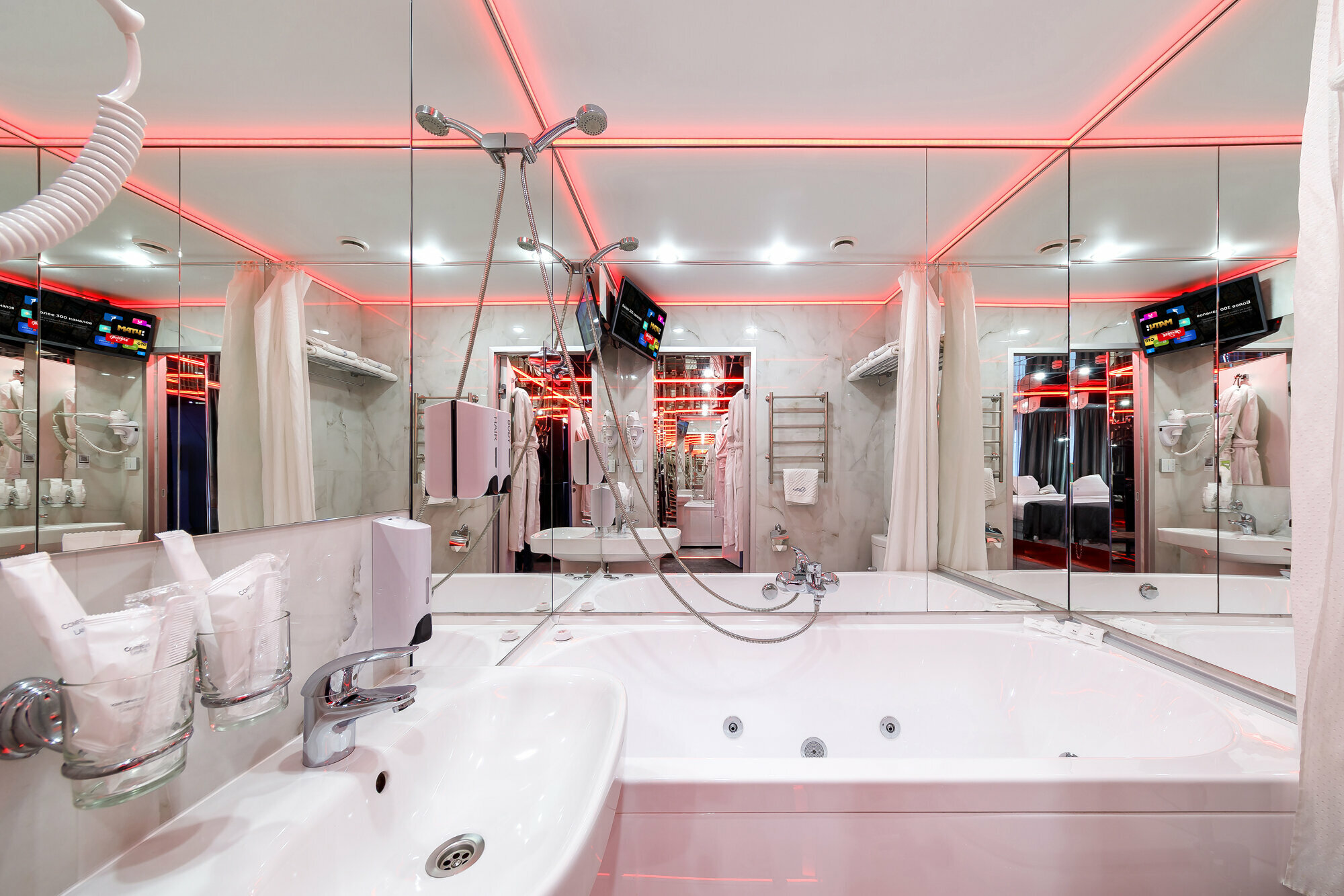 Номер Делюкс