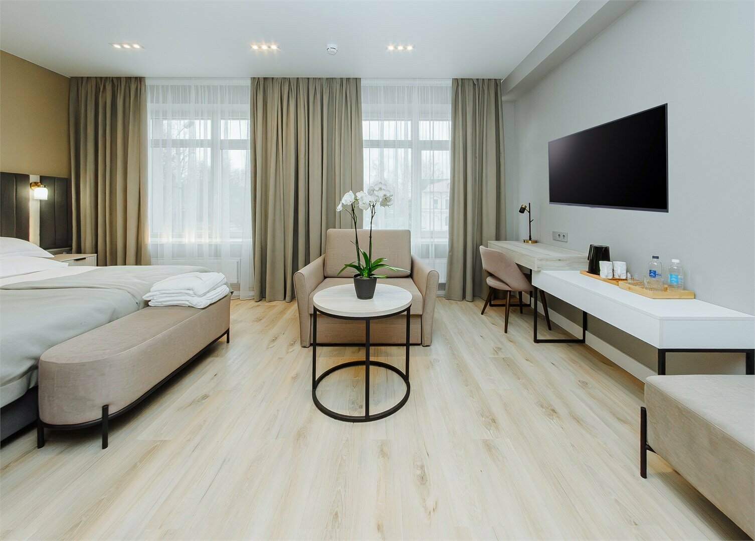 Полулюкс Делюкс