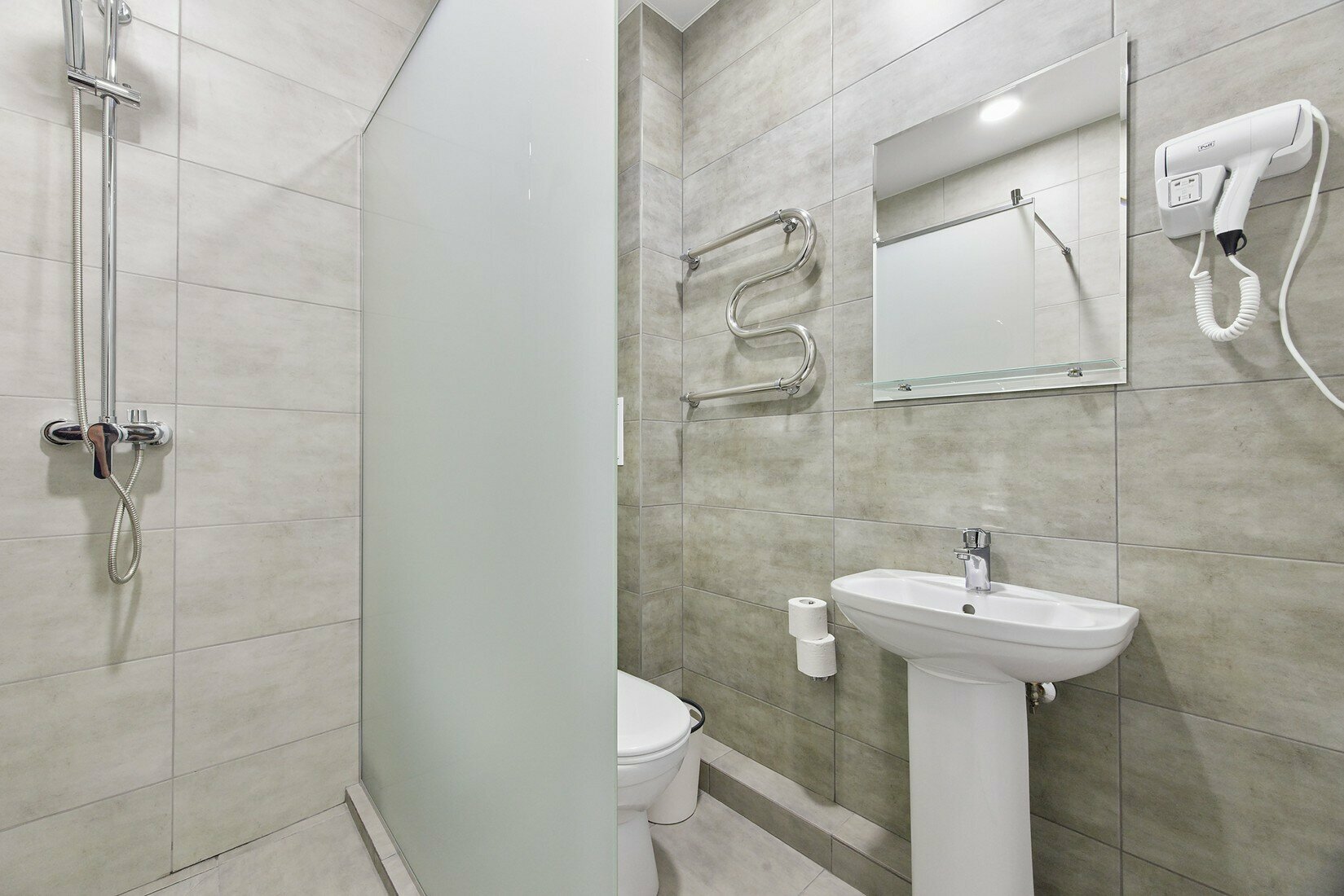 Двухместный полулюкс с 1 двуспальной кроватью