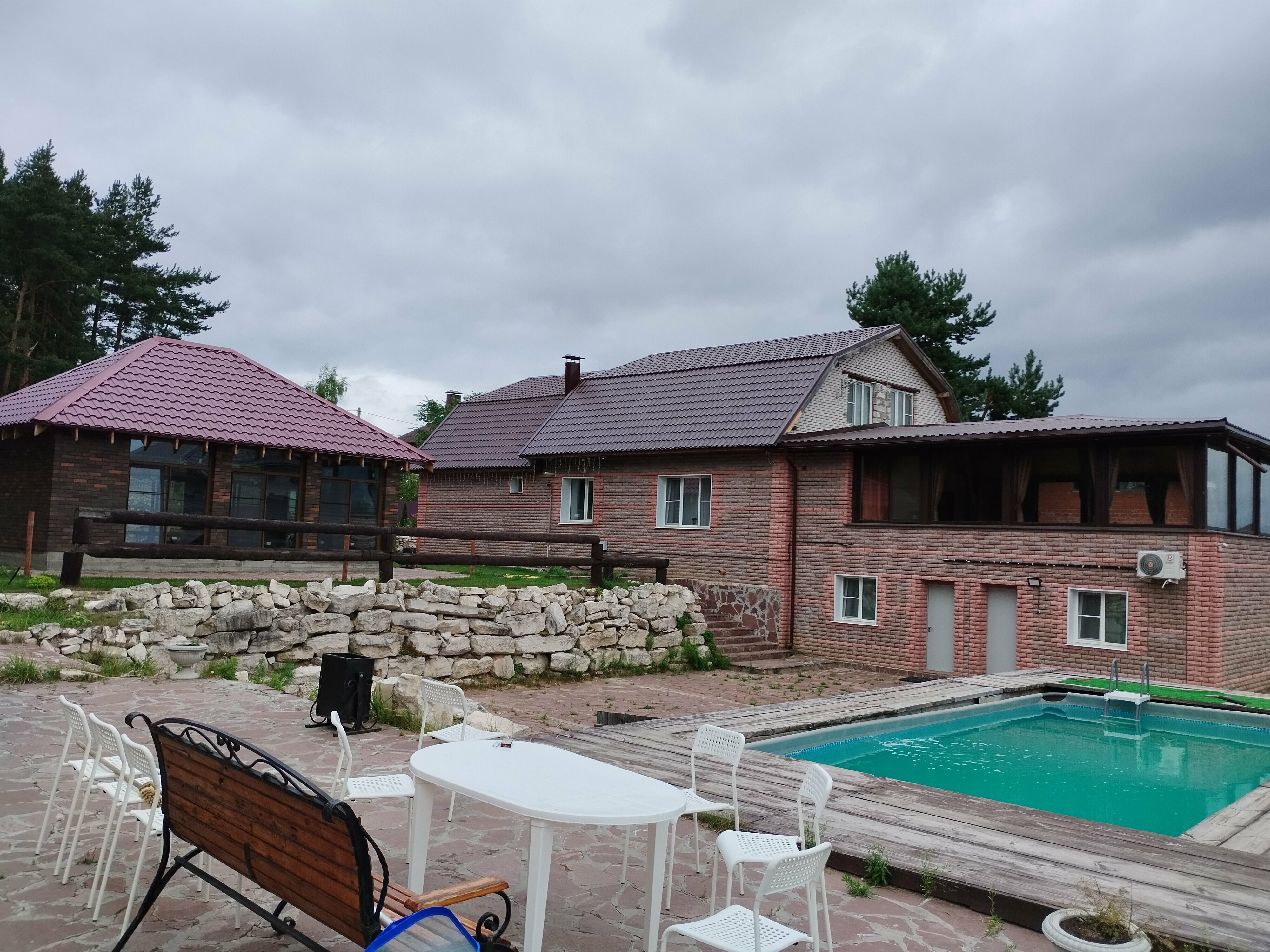 Дом с видом на лес