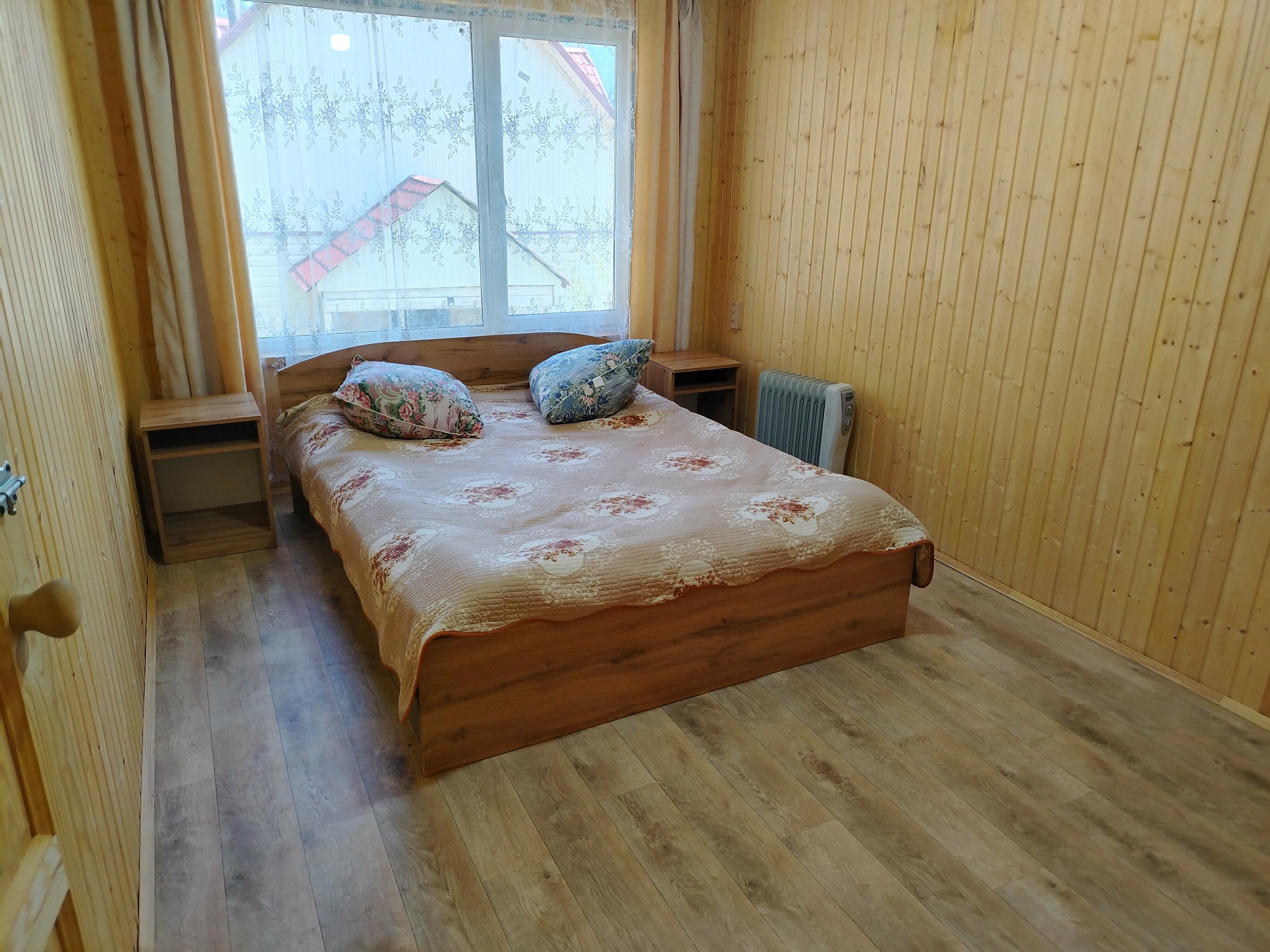 Коттедж с балконом