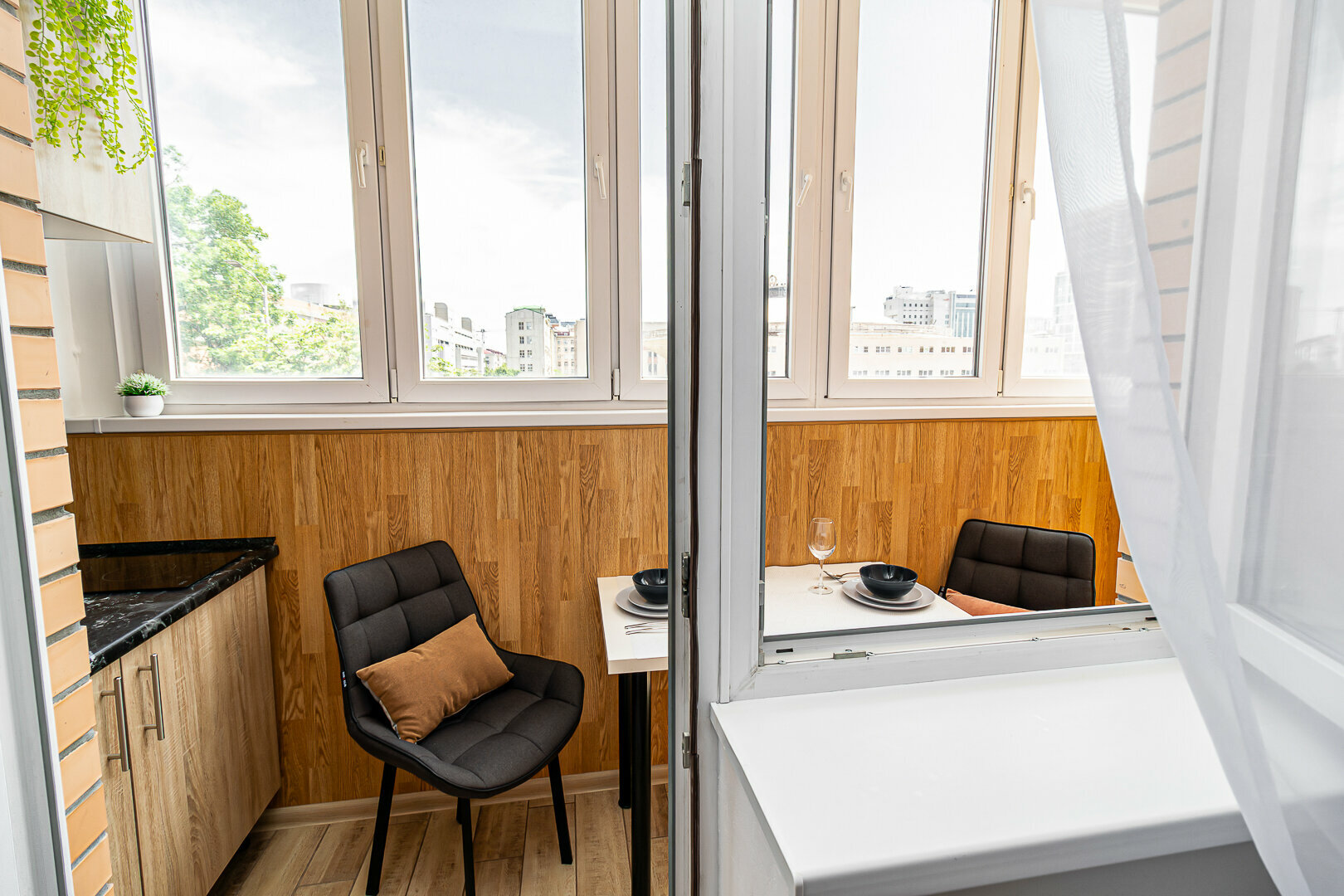 Делюкс Евродвушка на Октябрьской 181/2 с видом на Галерею