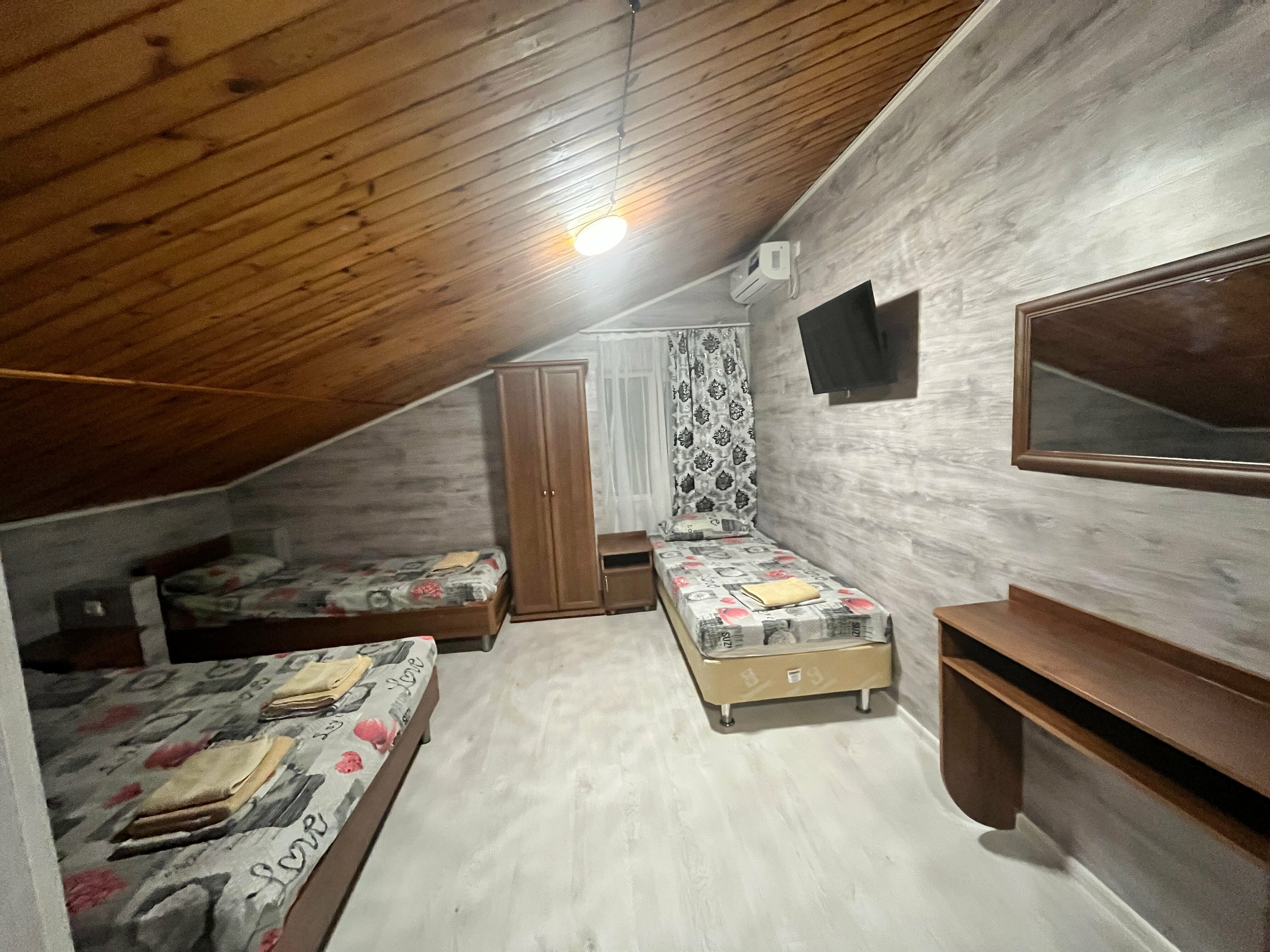 Пятиместный эконом