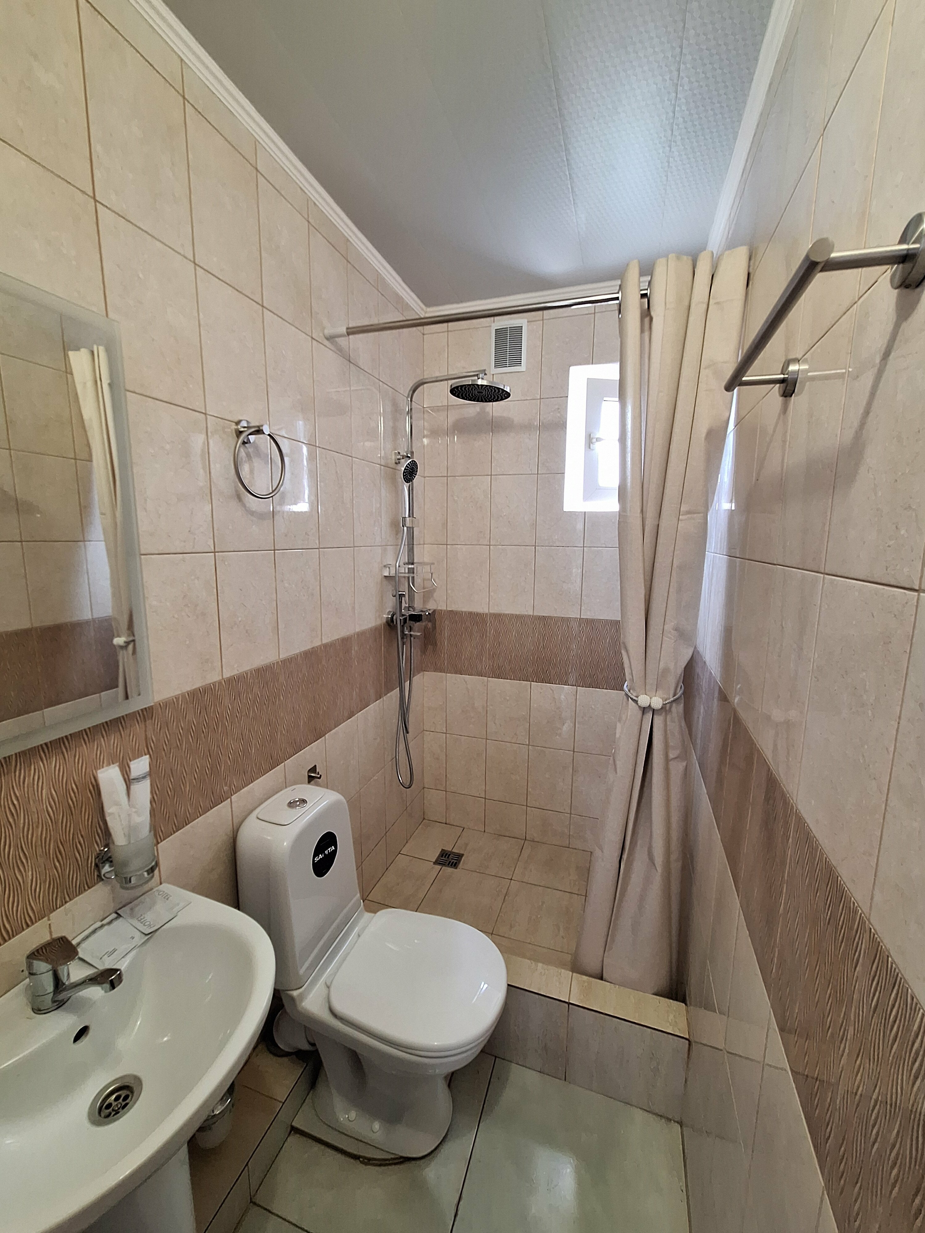 Улучшенный двухместный номер с 2 отдельными кроватями