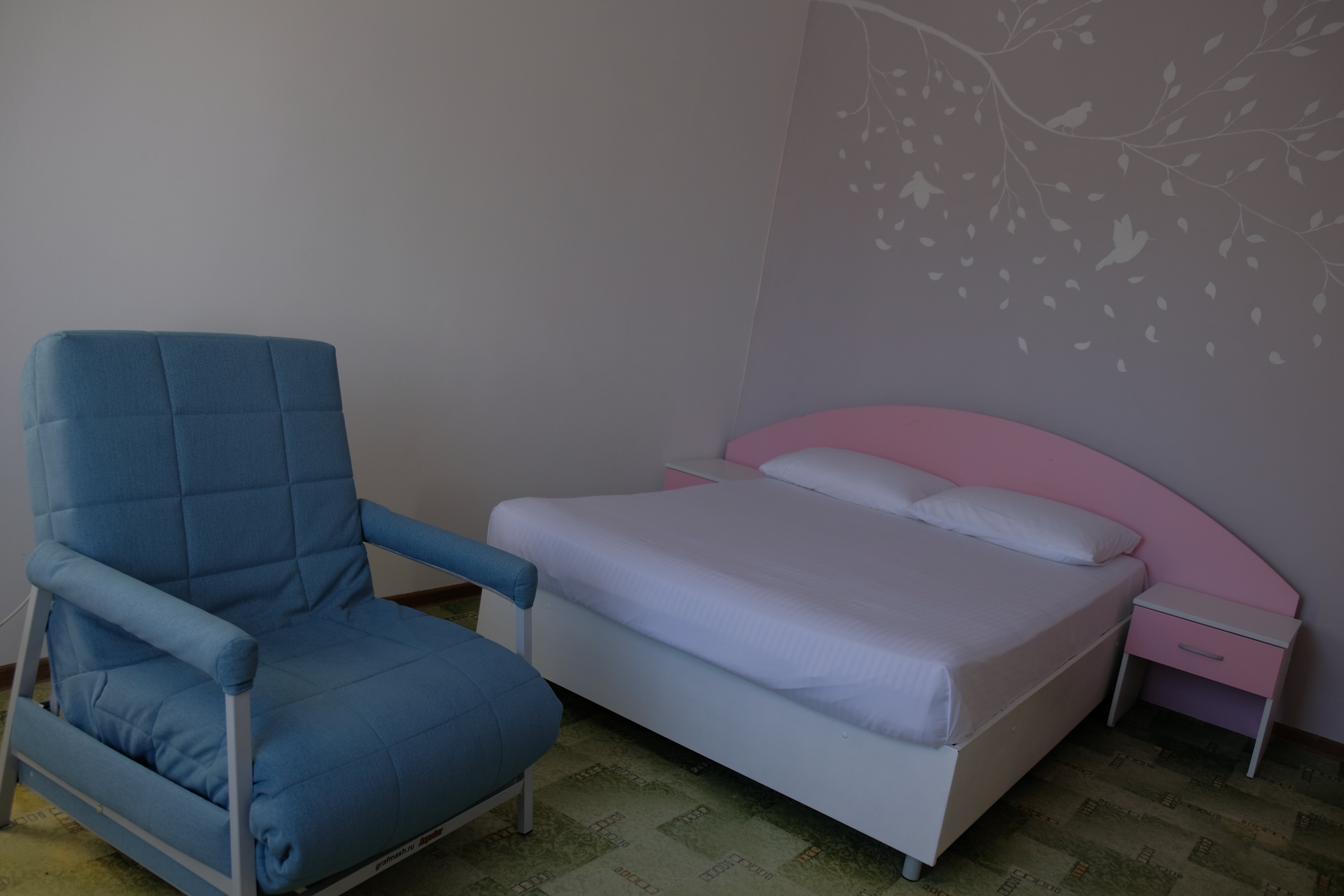 Трехместный номер с балконом