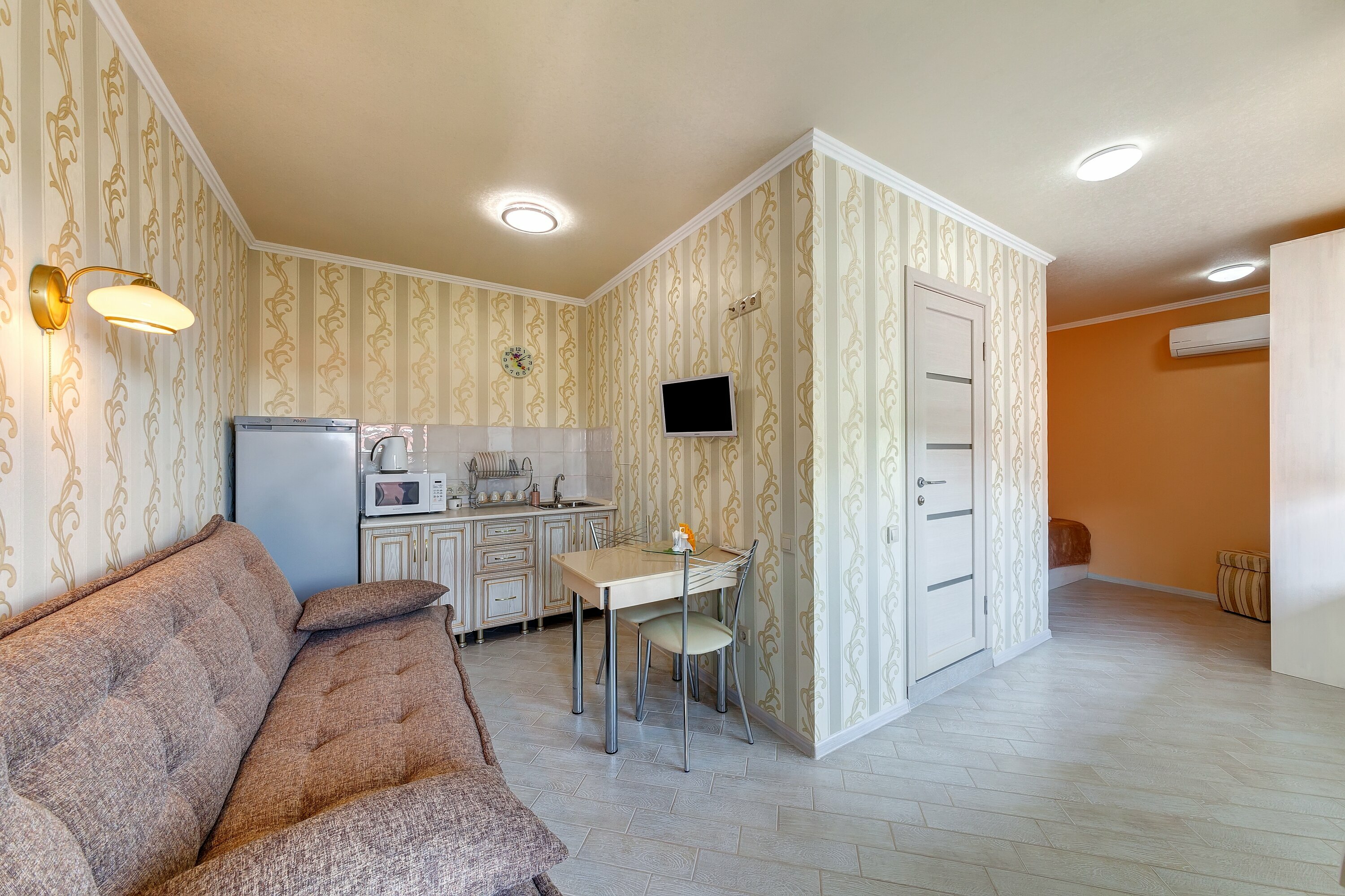 Семейный номер с видом на горы