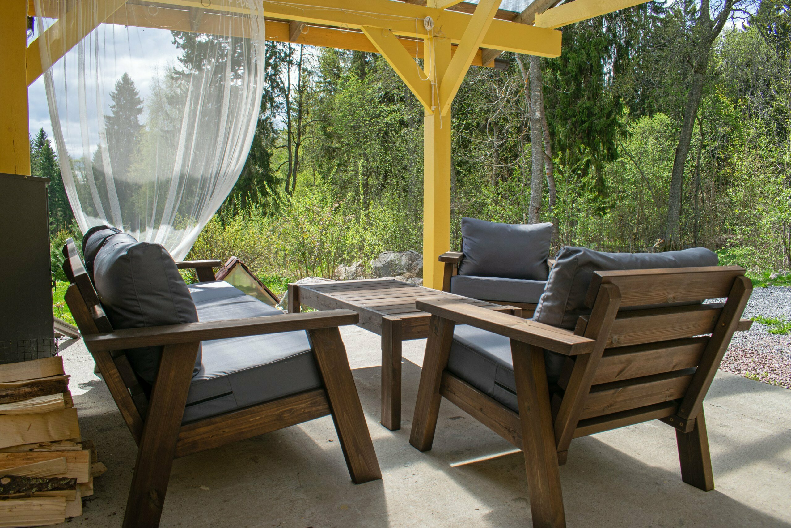 Дом с видом на лес