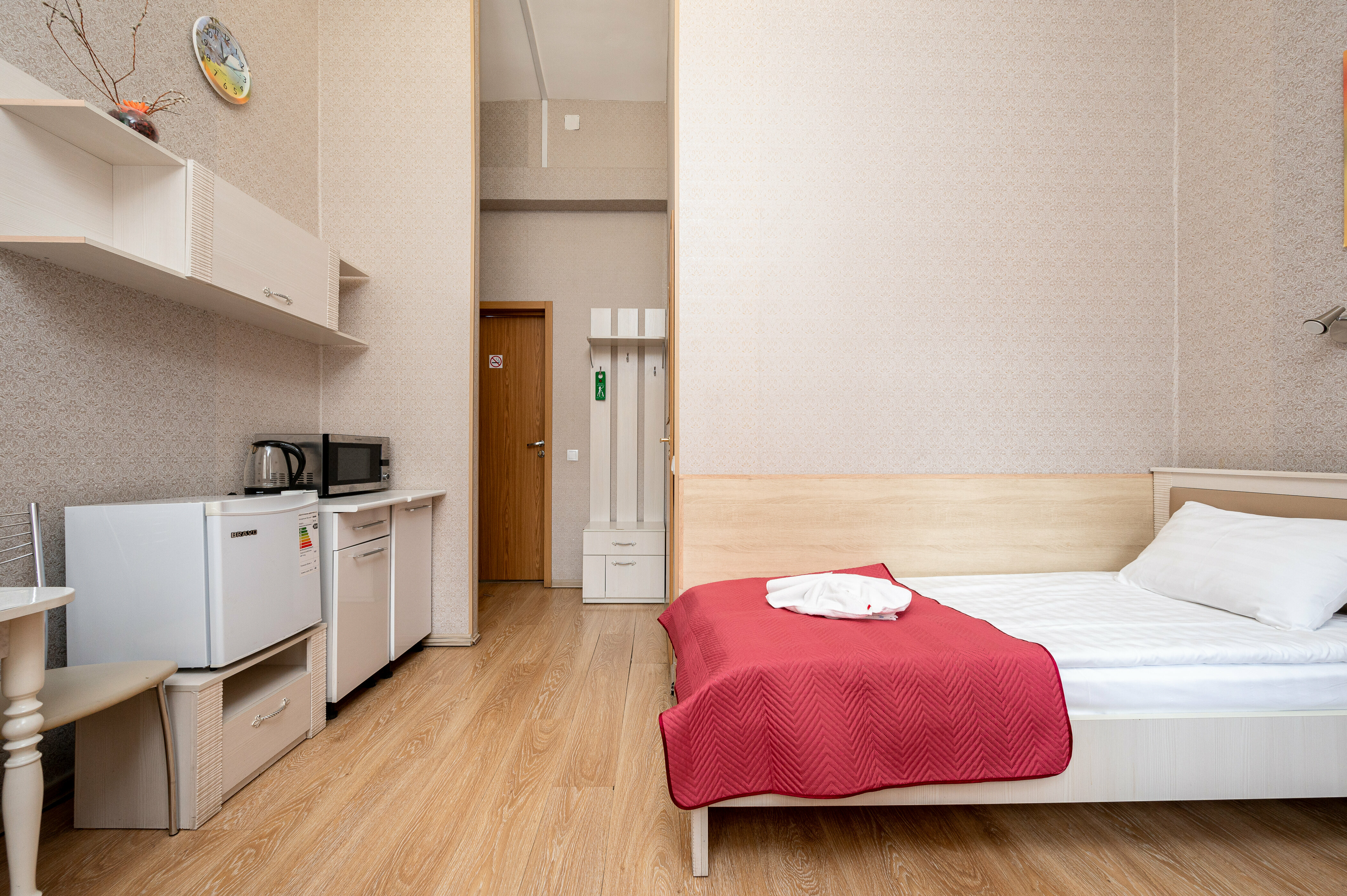 Стандартный улучшенный двухместный номер с одной большой или двумя односпальными кроватями