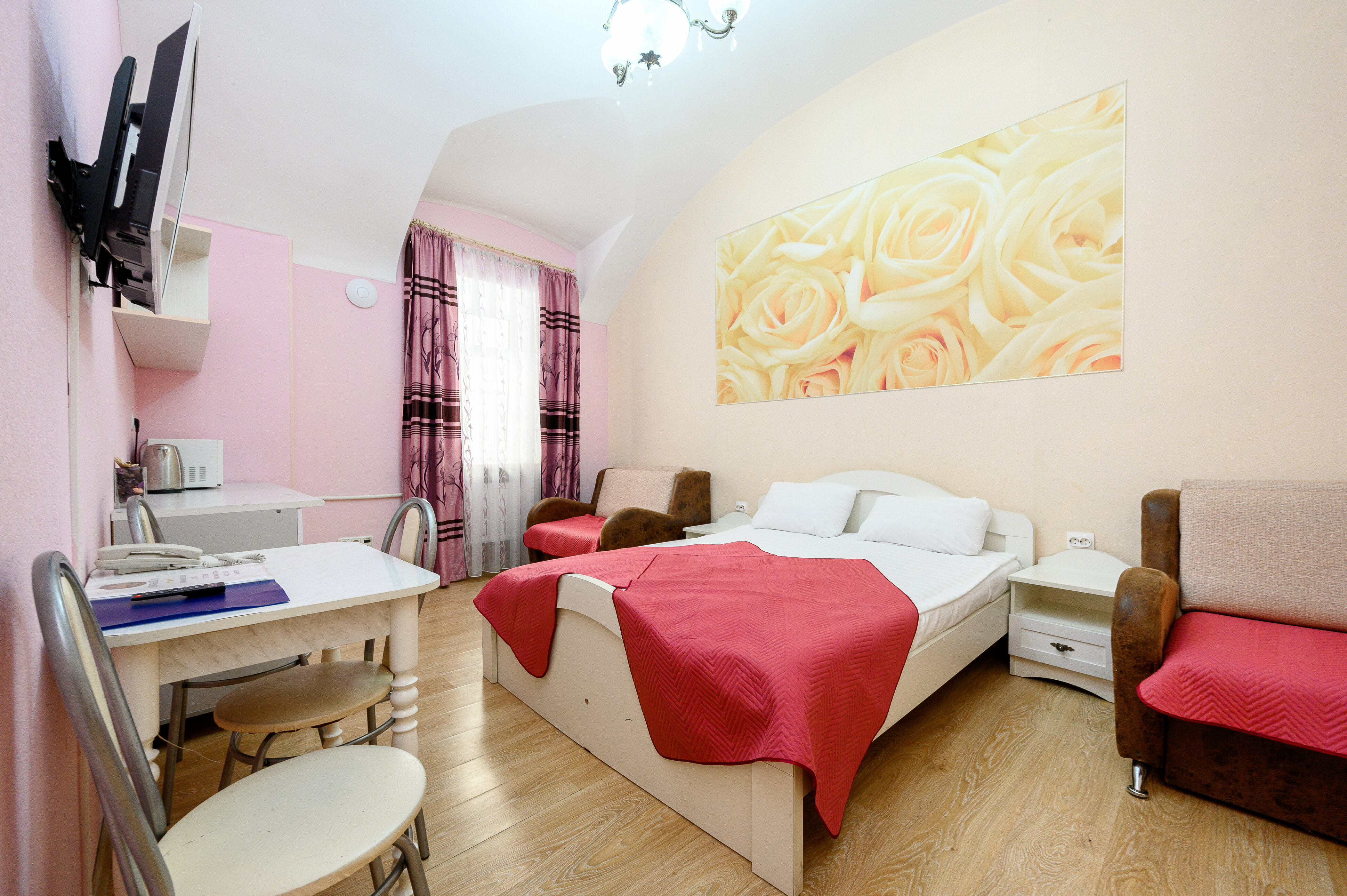 Номер комфорт с 1 двуспальной кроватью