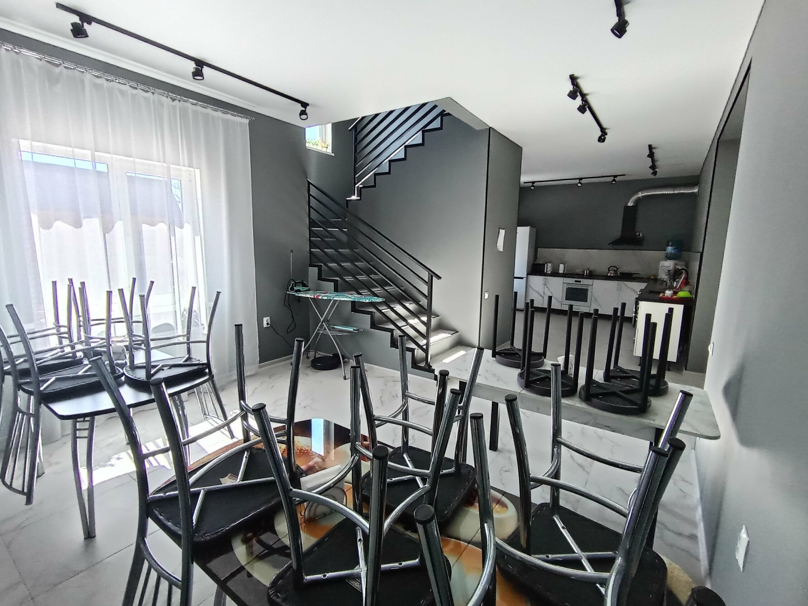 Четырехместный номер с общей ванной комнатой