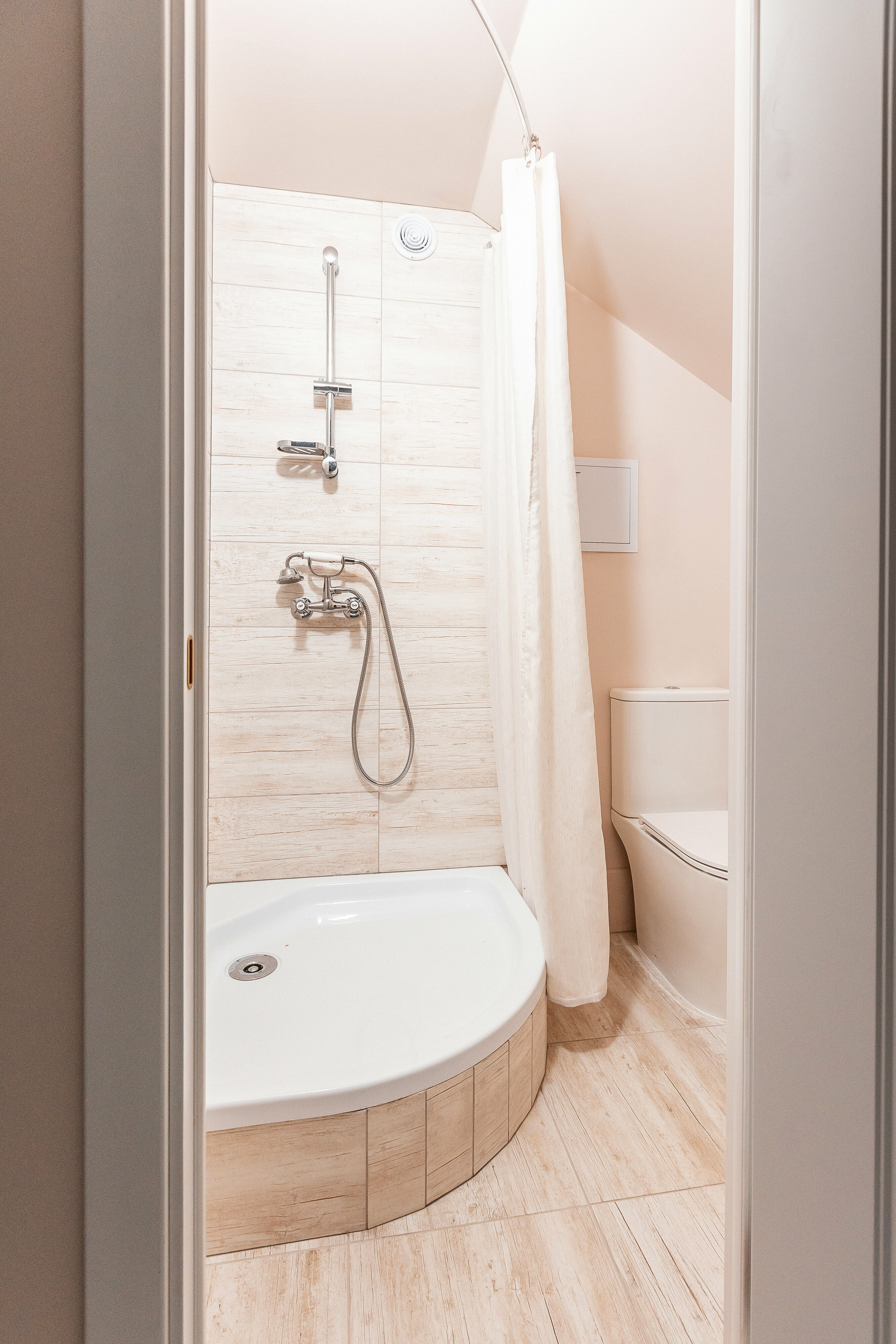 Апартаменты-студия на мансардном этаже