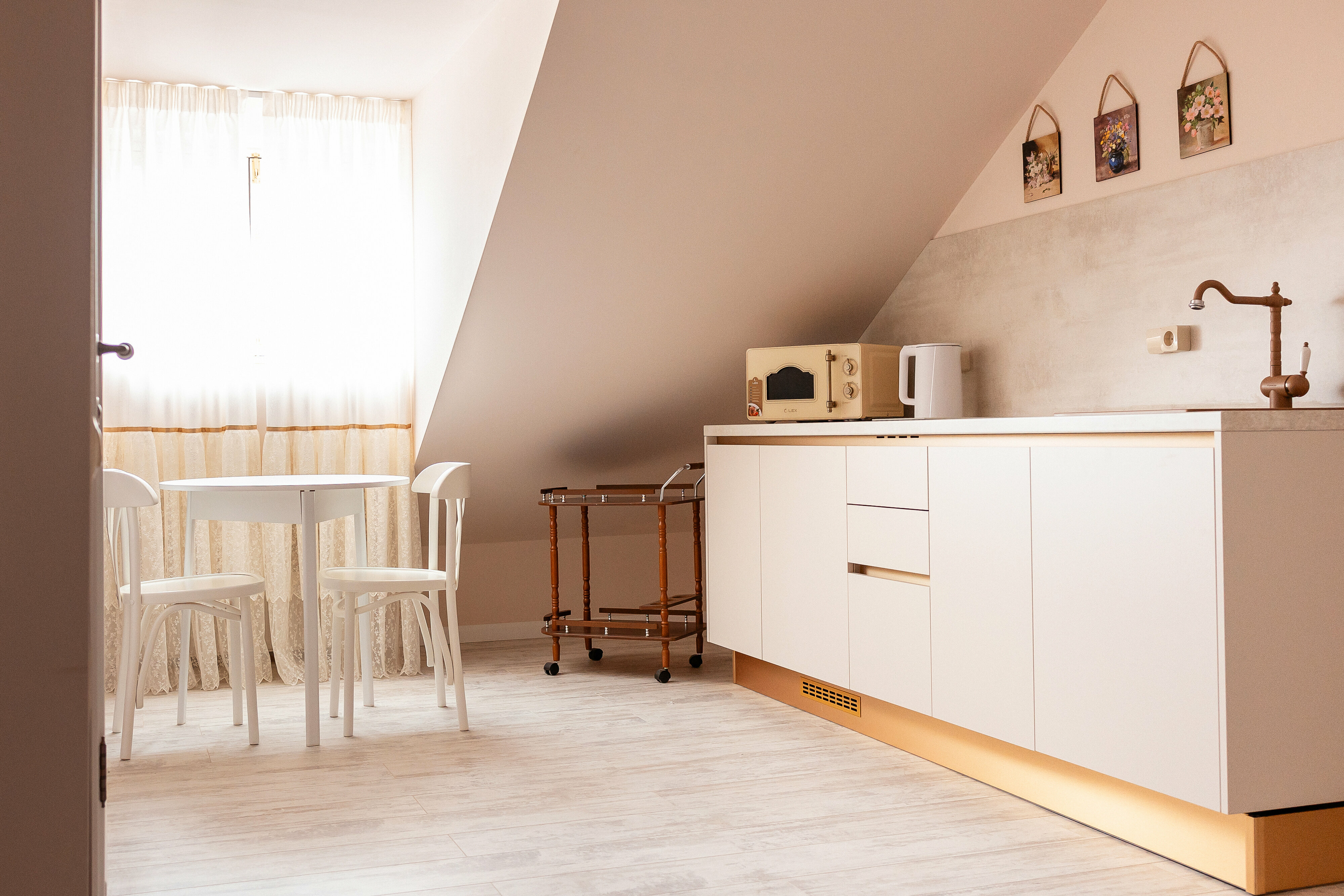 Апартаменты-студия на мансардном этаже