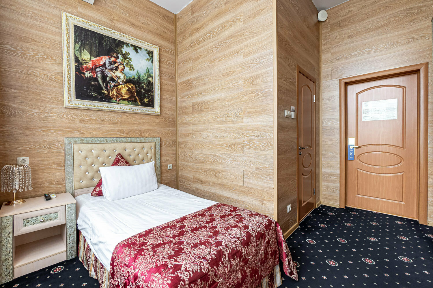 Одноместный номер Эконом c фальш-окном