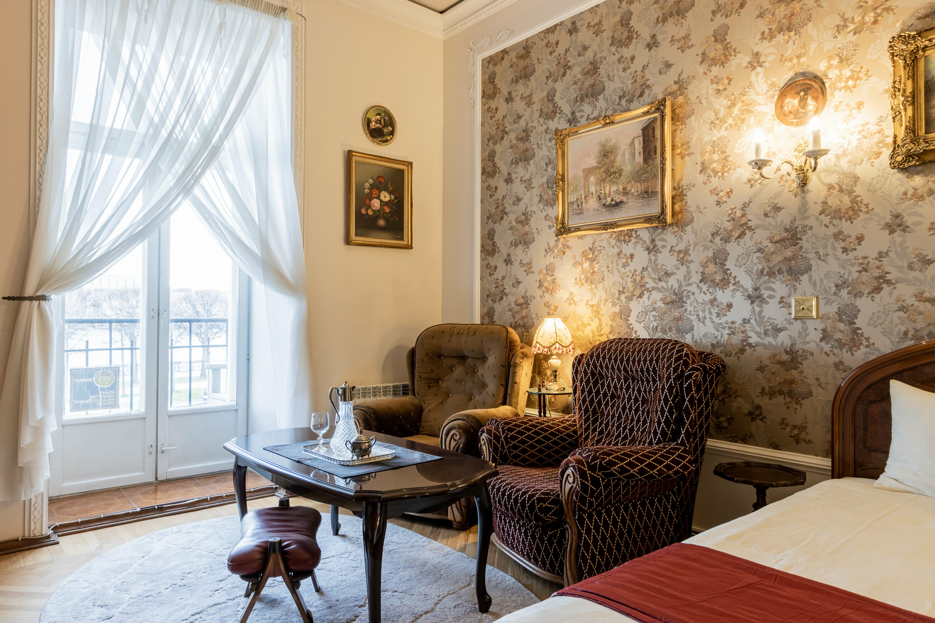 Семейные апартаменты "Дворянское гнездо" (персональный душ вне комнаты)