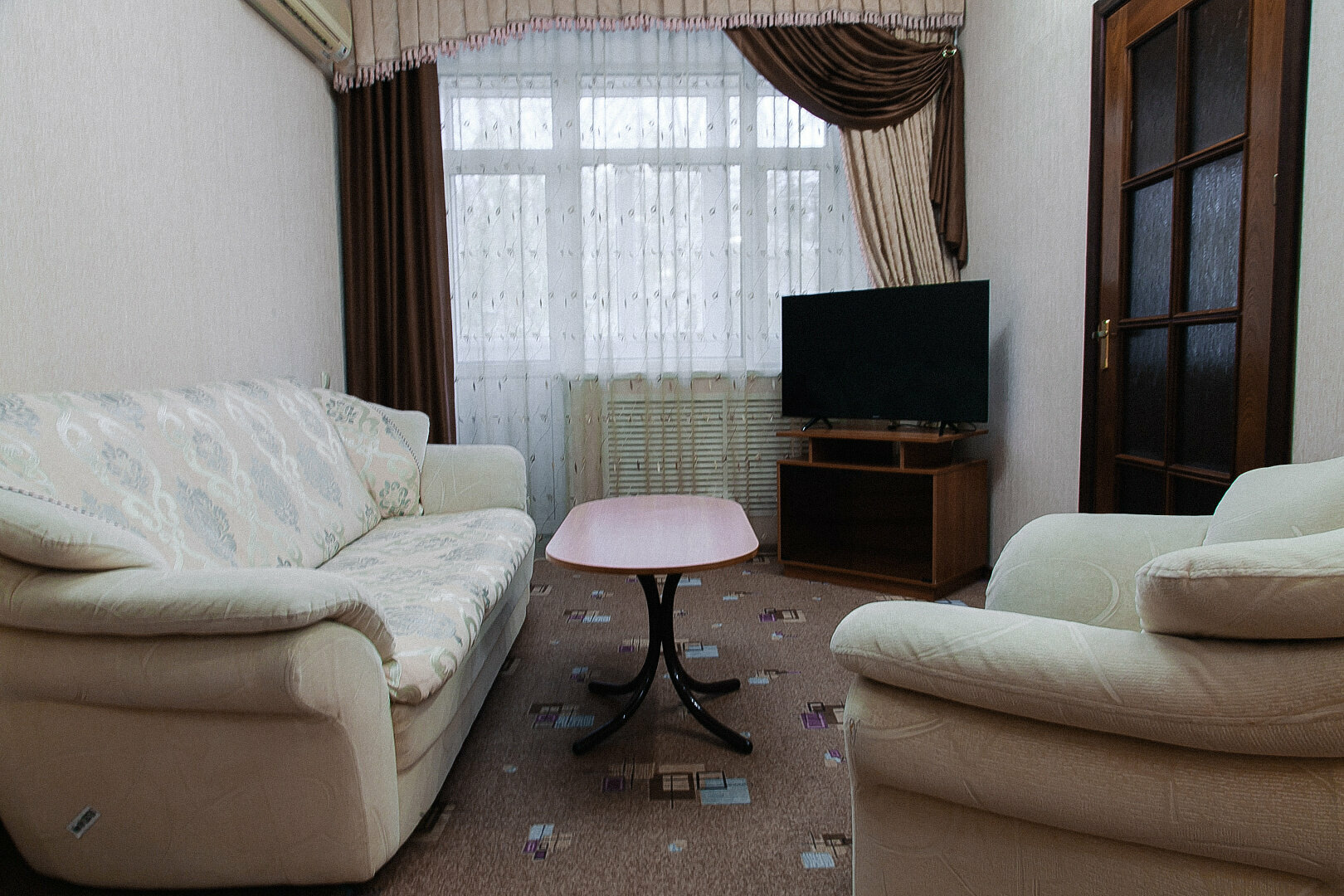 Первой категории (2-мест, 2-комн) первая категория 3-корпус