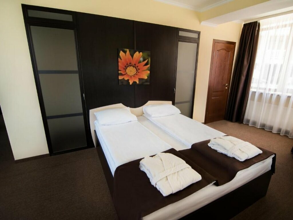 Апартаменты двухкомнатные с собственной кухней