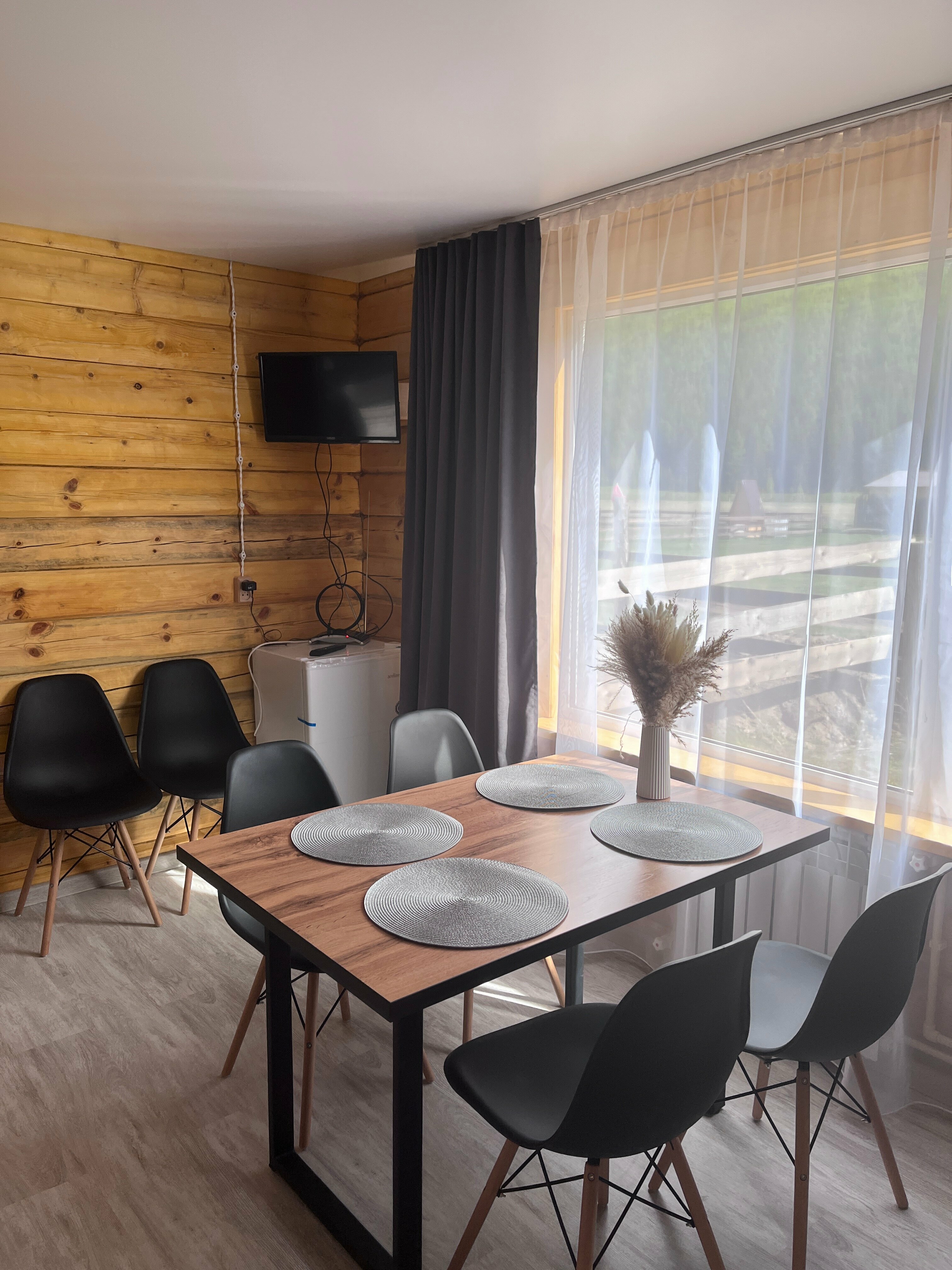 Семейный номер с видом на горы