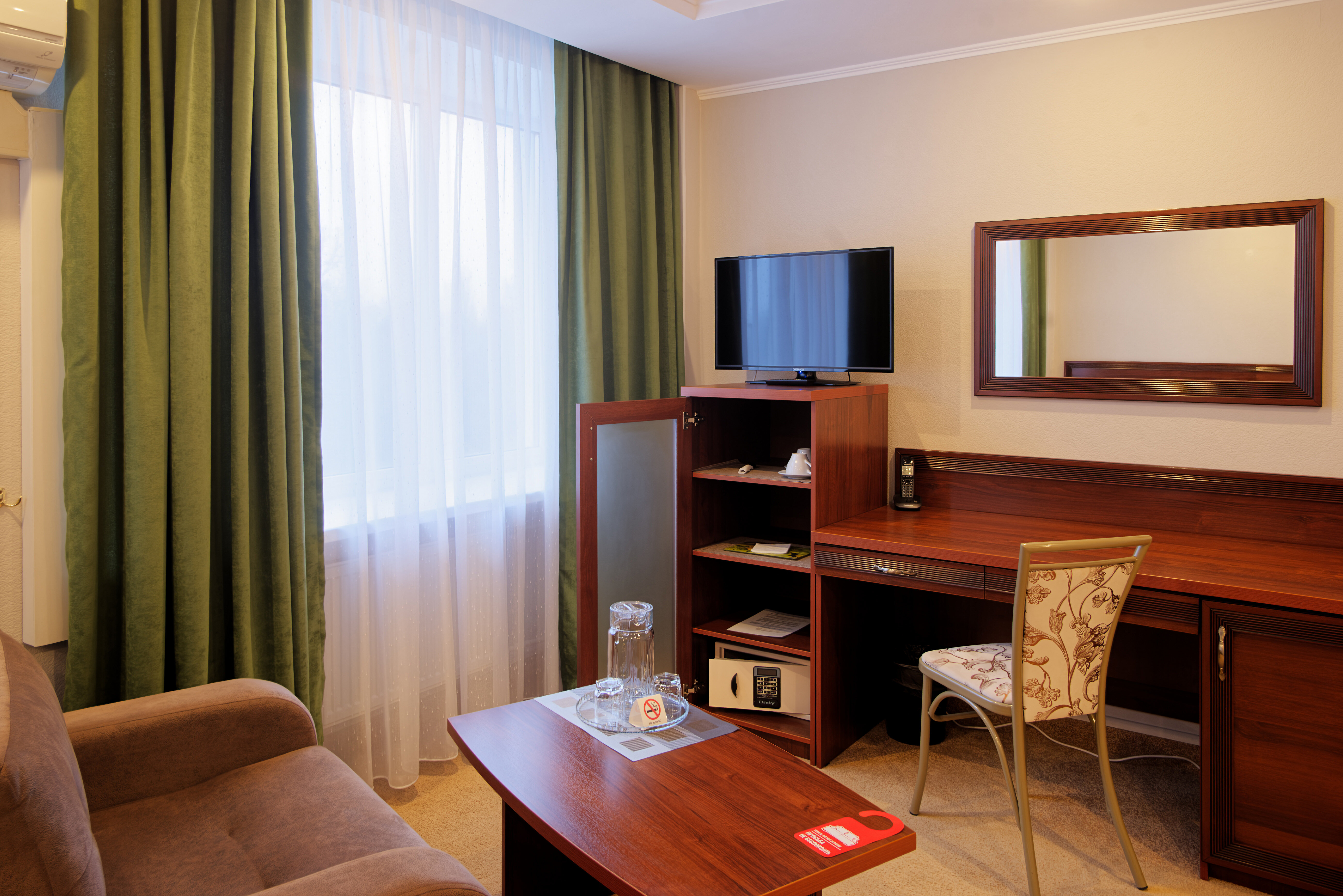 Улучшенный номер с кроватью размера «king-size» или 2 отдельными кроватями