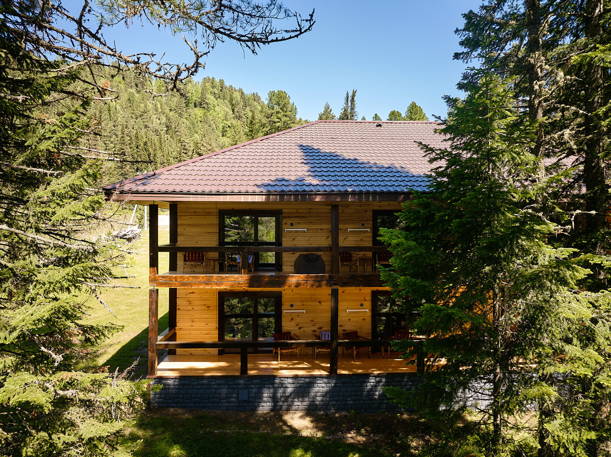 Улучшенный двухместный номер с 2 отдельными кроватями