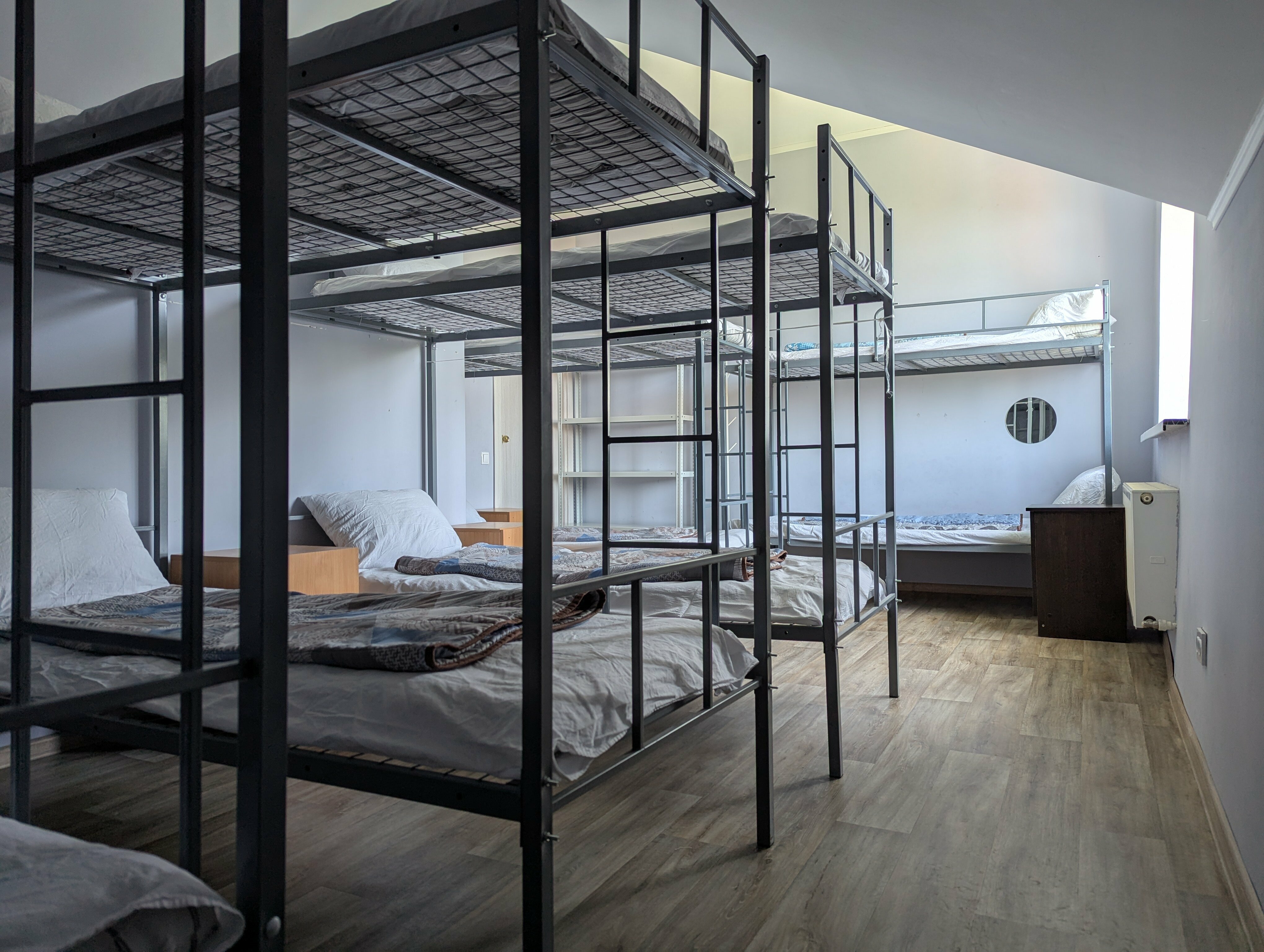 Общий 10-местный номер для мужчин