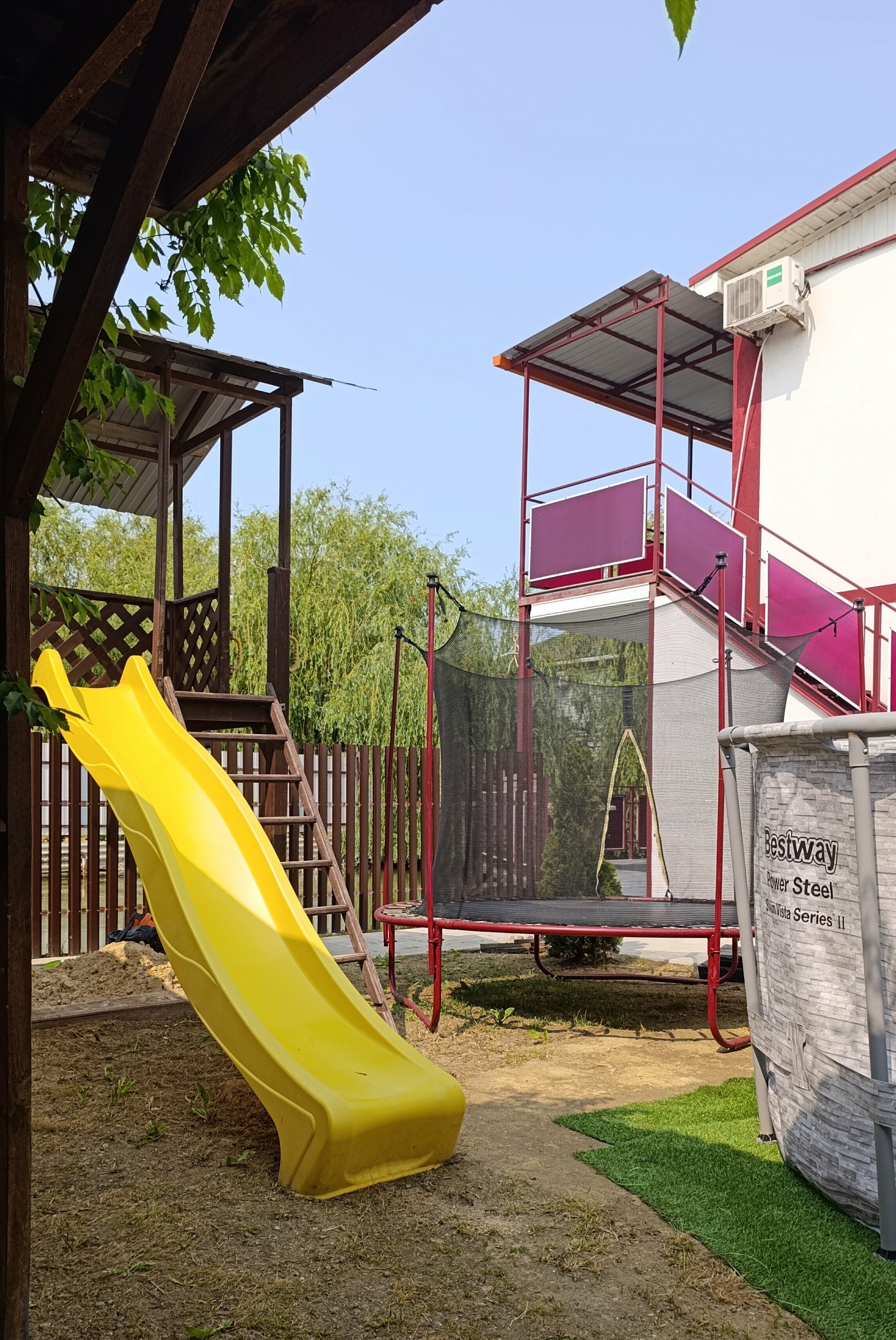 Четырехместный номер с душем