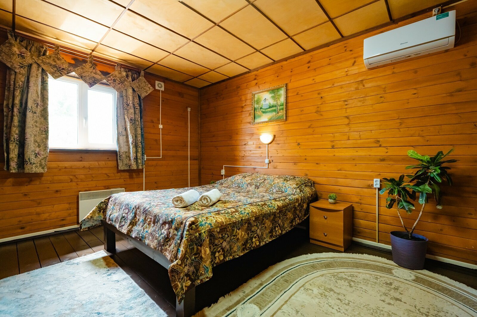 Трехместный номер с общей ванной комнатой