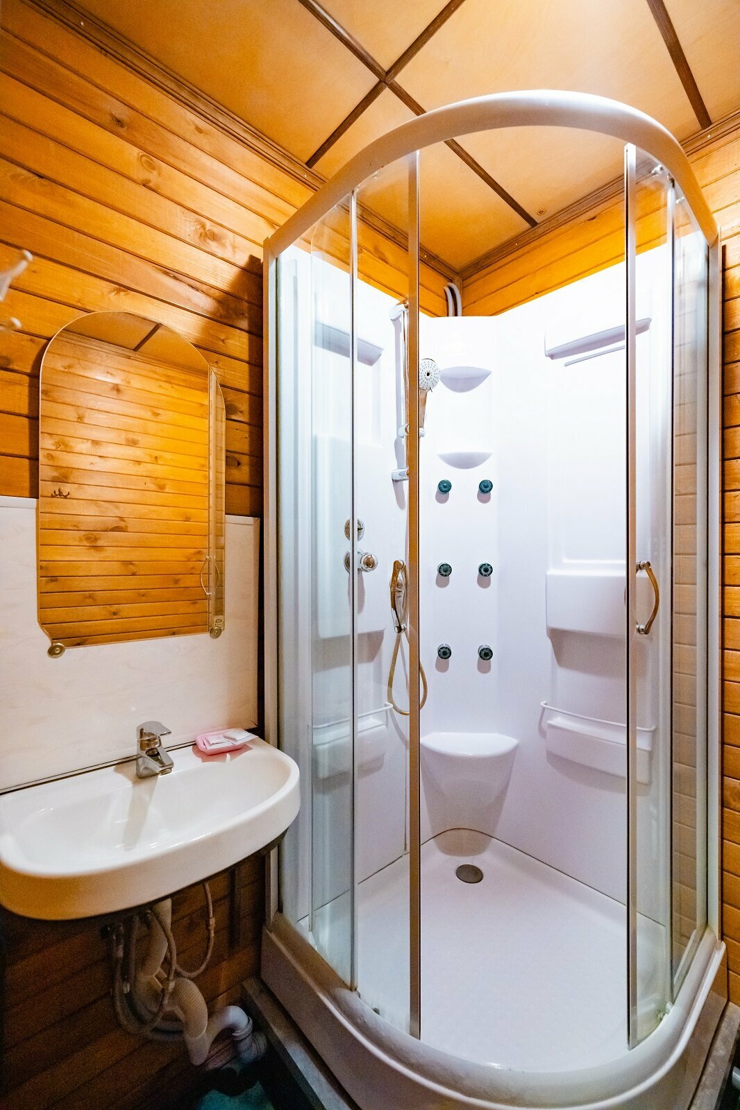 Двухместный номер с 2 отдельными кроватями с видом на озеро