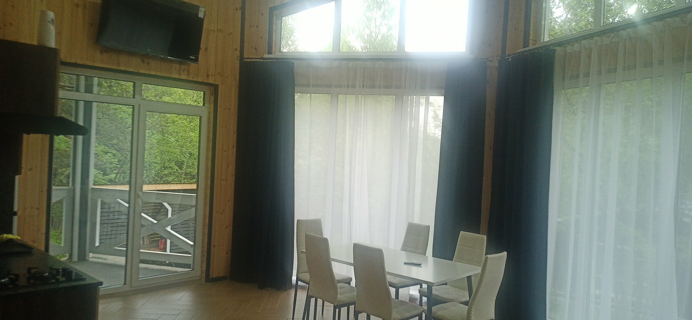 Дом с видом на лес