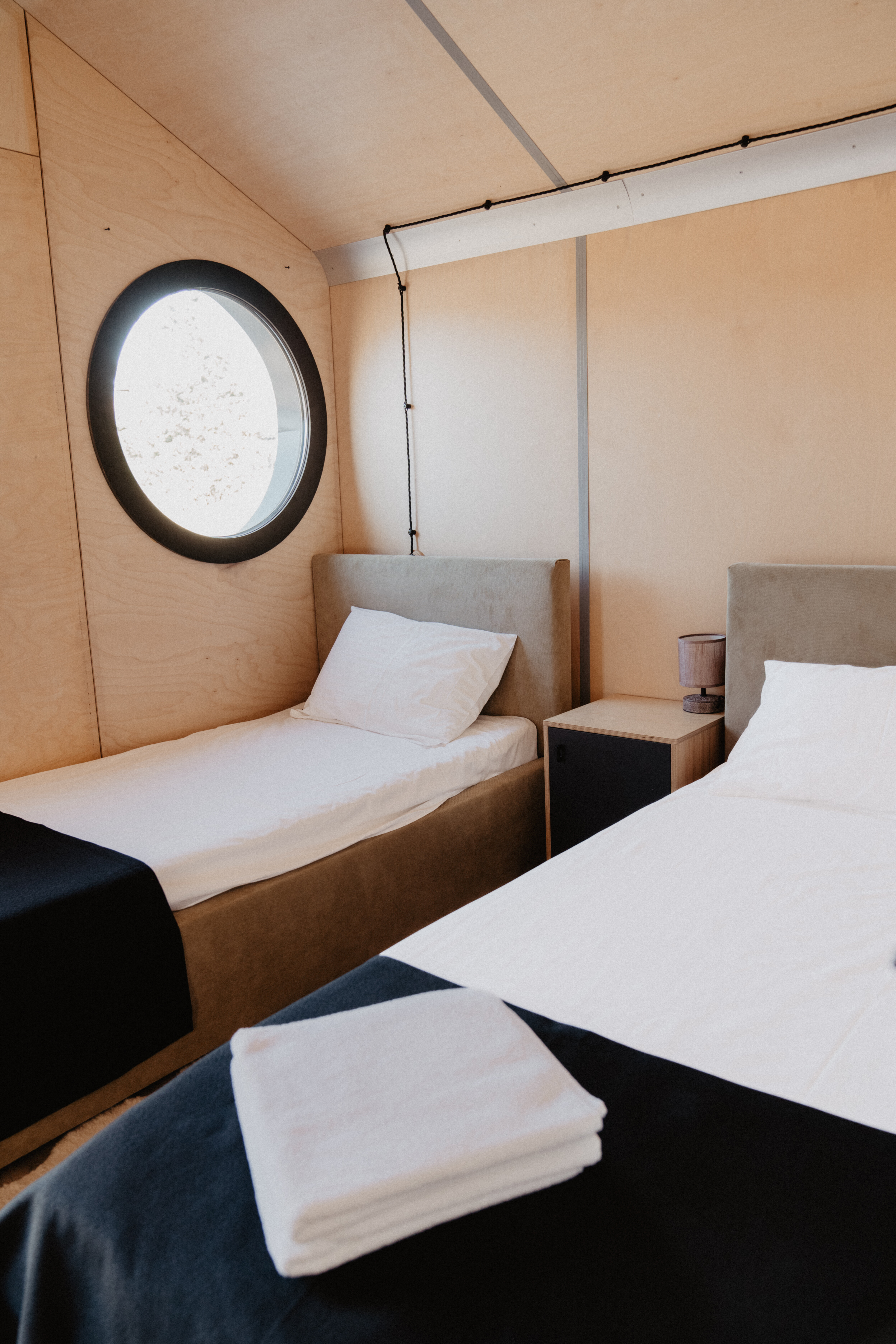 Дом большой с боковым видом на море