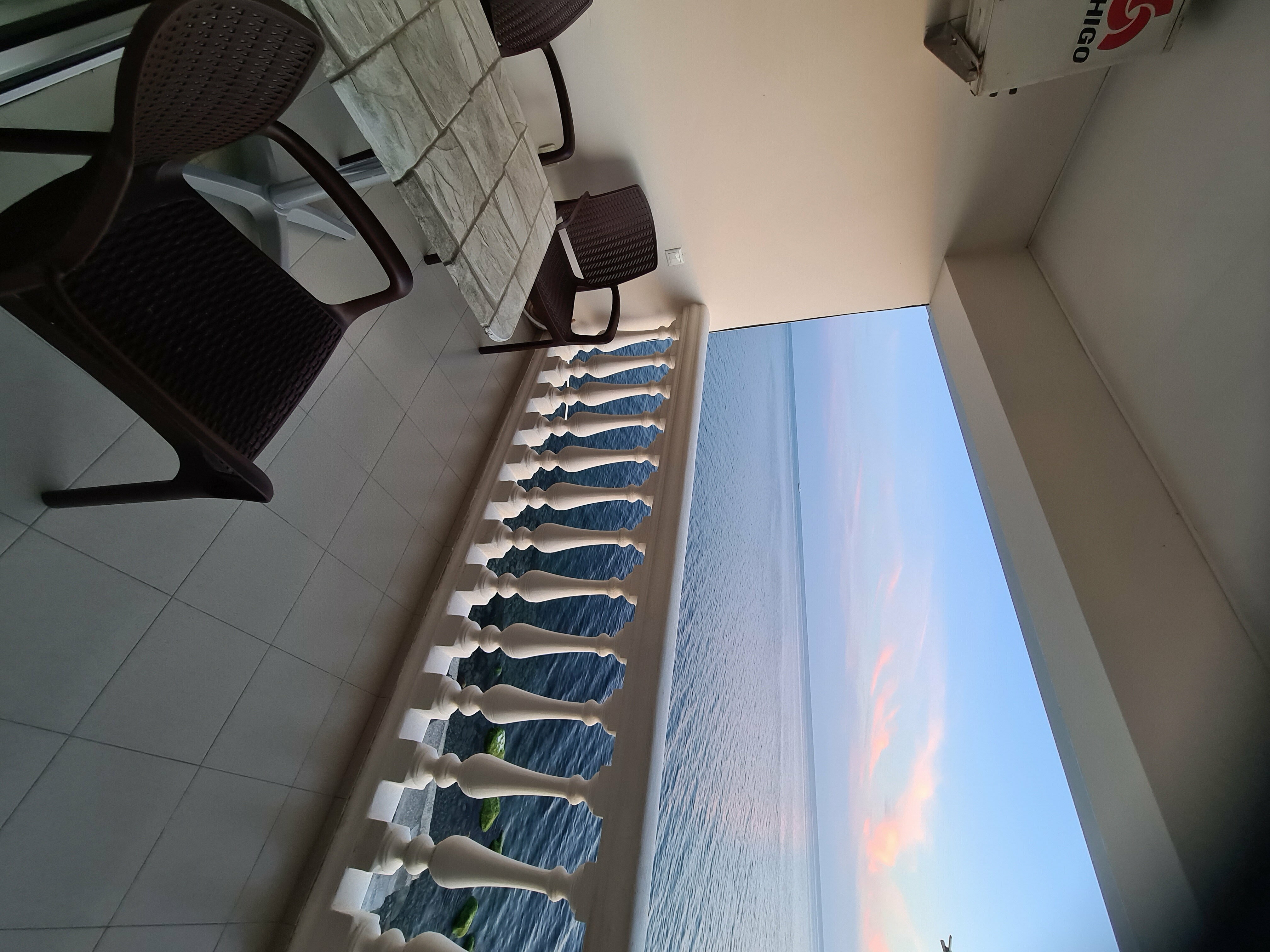 Трехместный номер с балконом