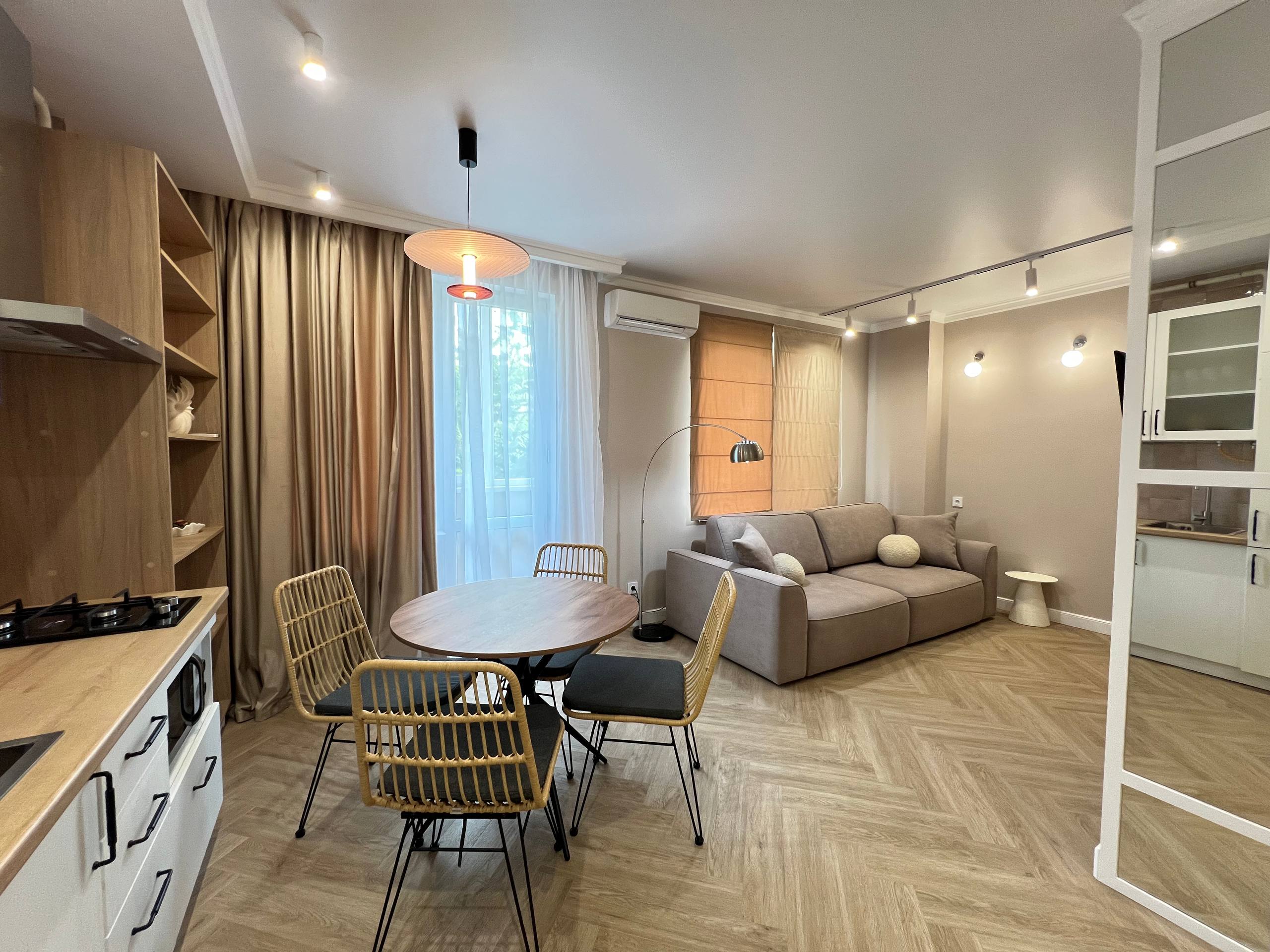 Светлые апартаменты