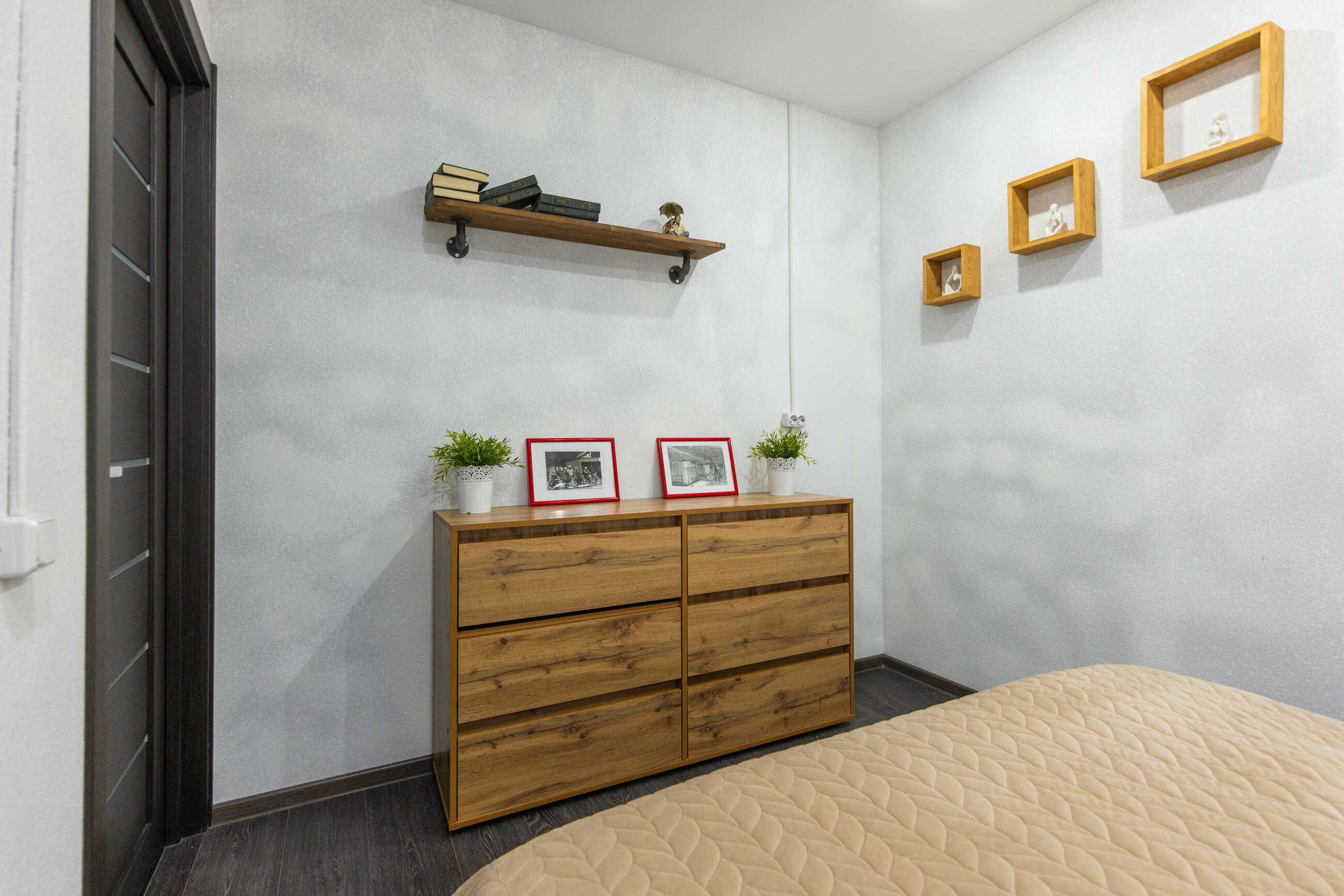 Дом с балконом